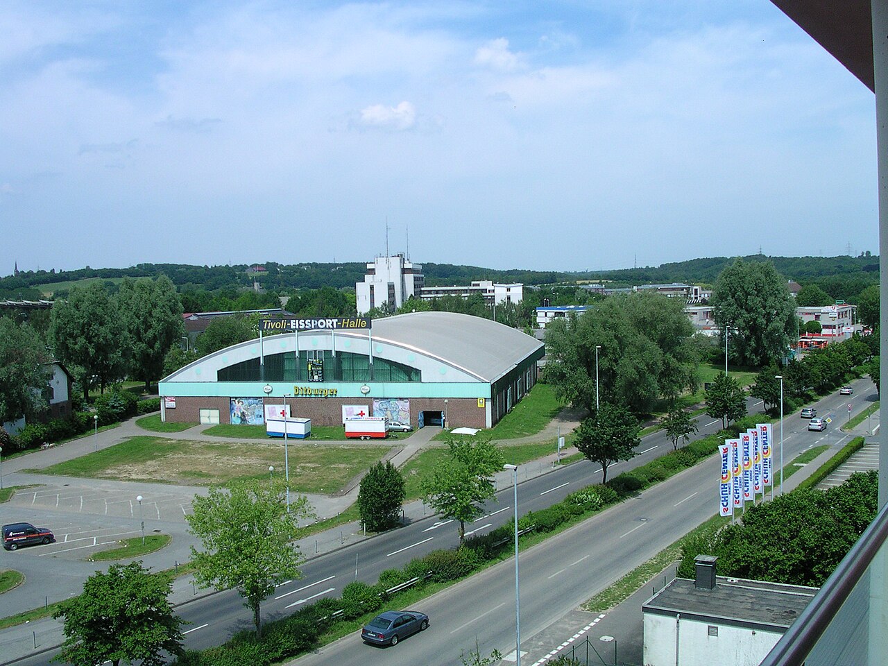 Aachen, Eissportzentrum, genau dahinter liegt das Polizeipräsidium