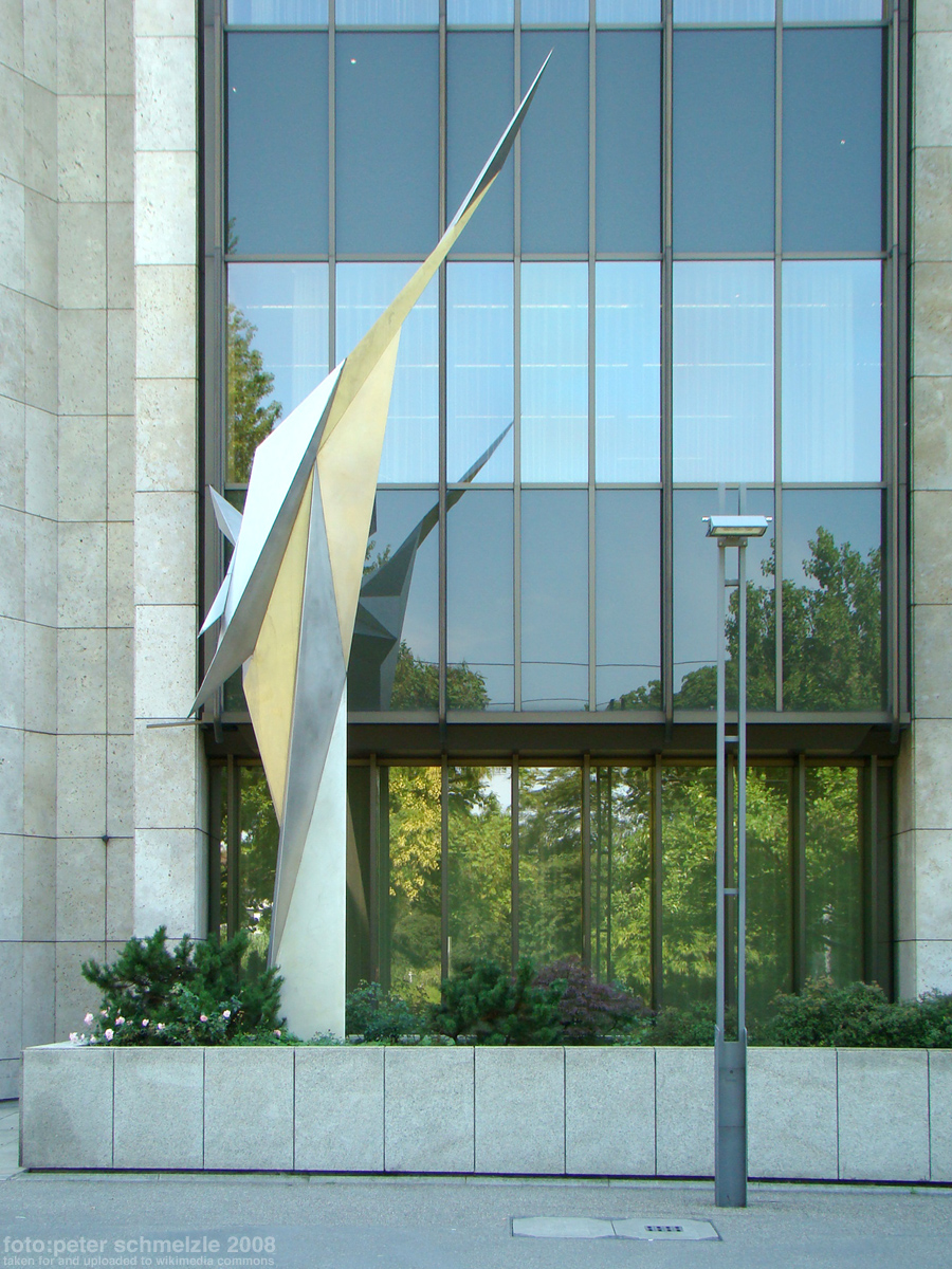 Skulptur 12/88 (1988) von Erich Hauser in Heilbronn