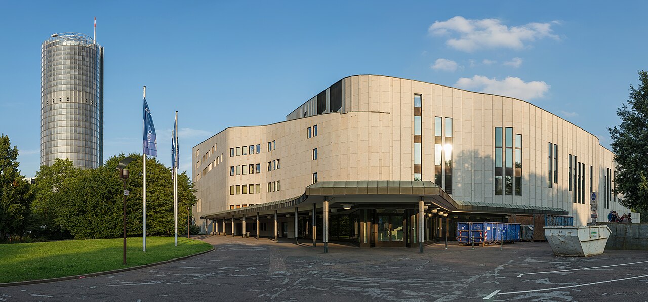 Aalto Theatre in the evening