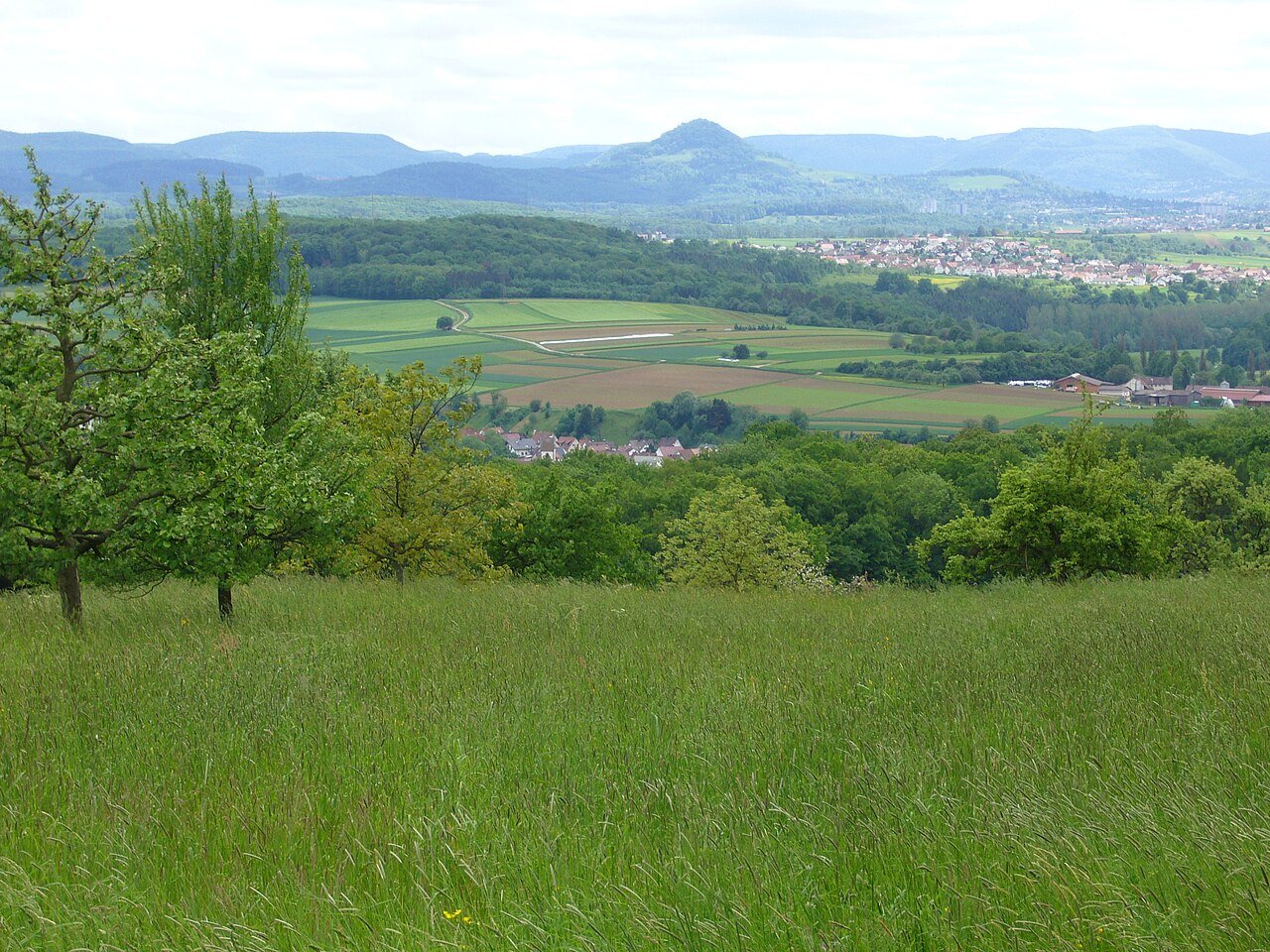 Achalm von Schlaitdorf aus gesehen
