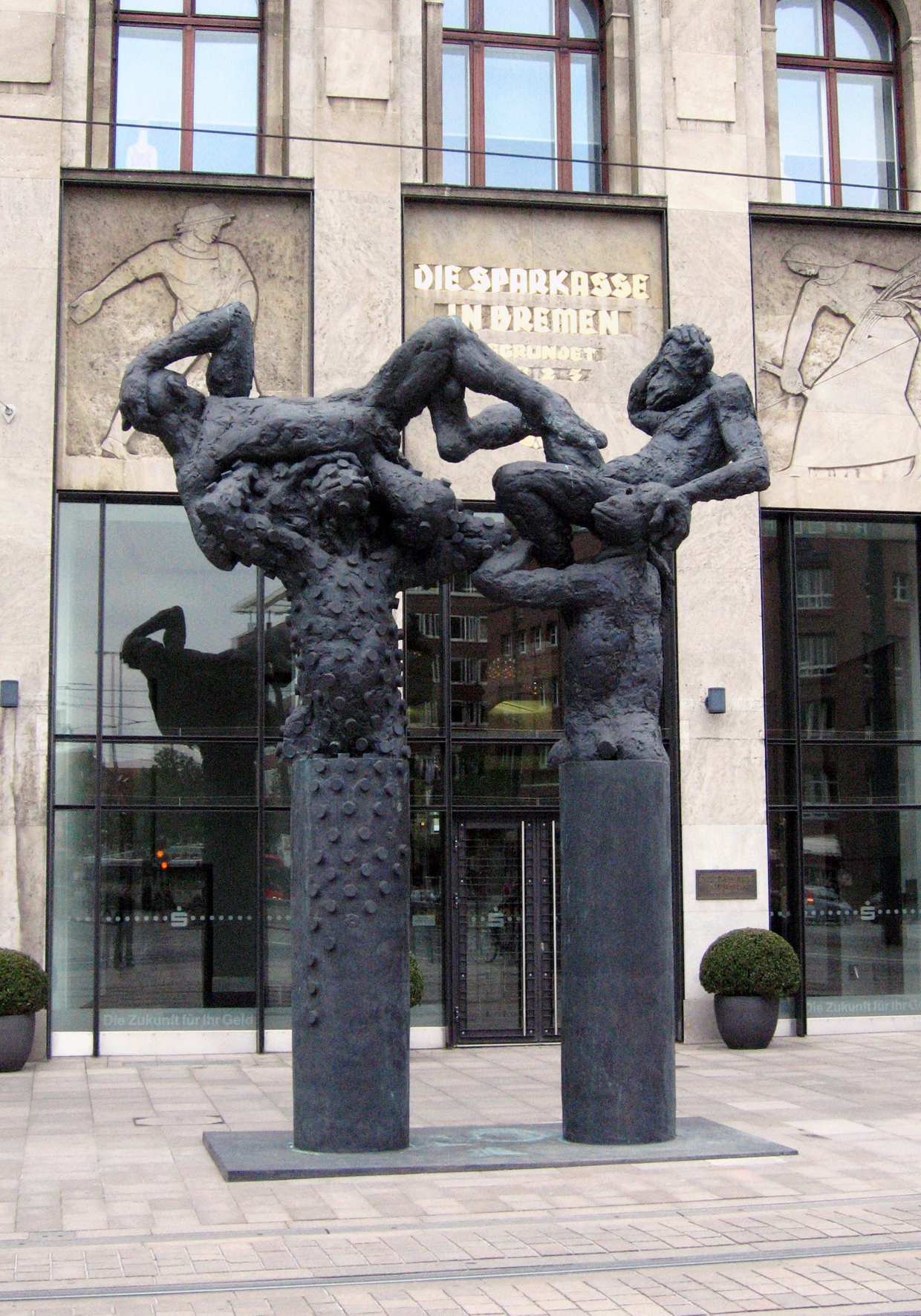 Bronze statue “Affentor” (Monkey gate) by Jörg Immendorff Am Brill in Bremen (Germany)