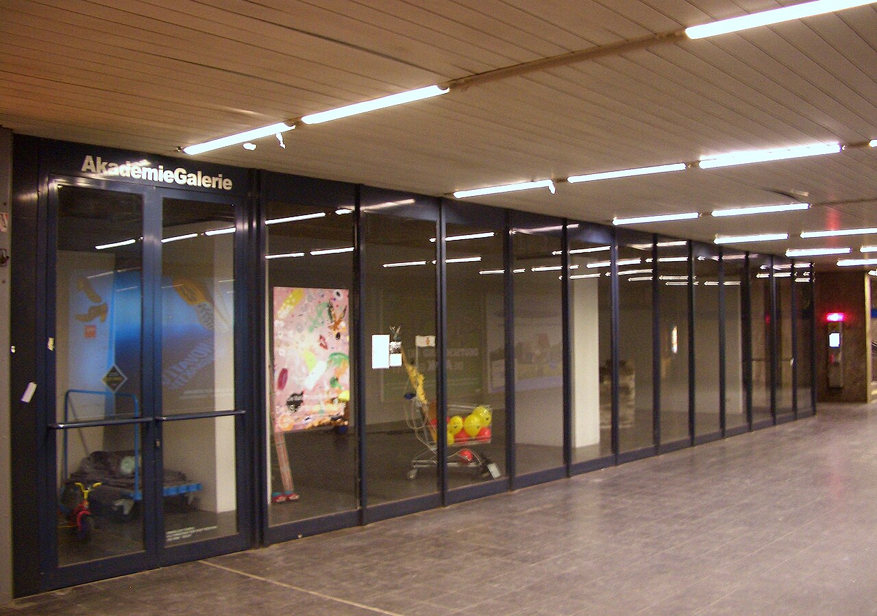 AkademieGalerie im U-Bahnhof Universität in München, Ausstellungsraum