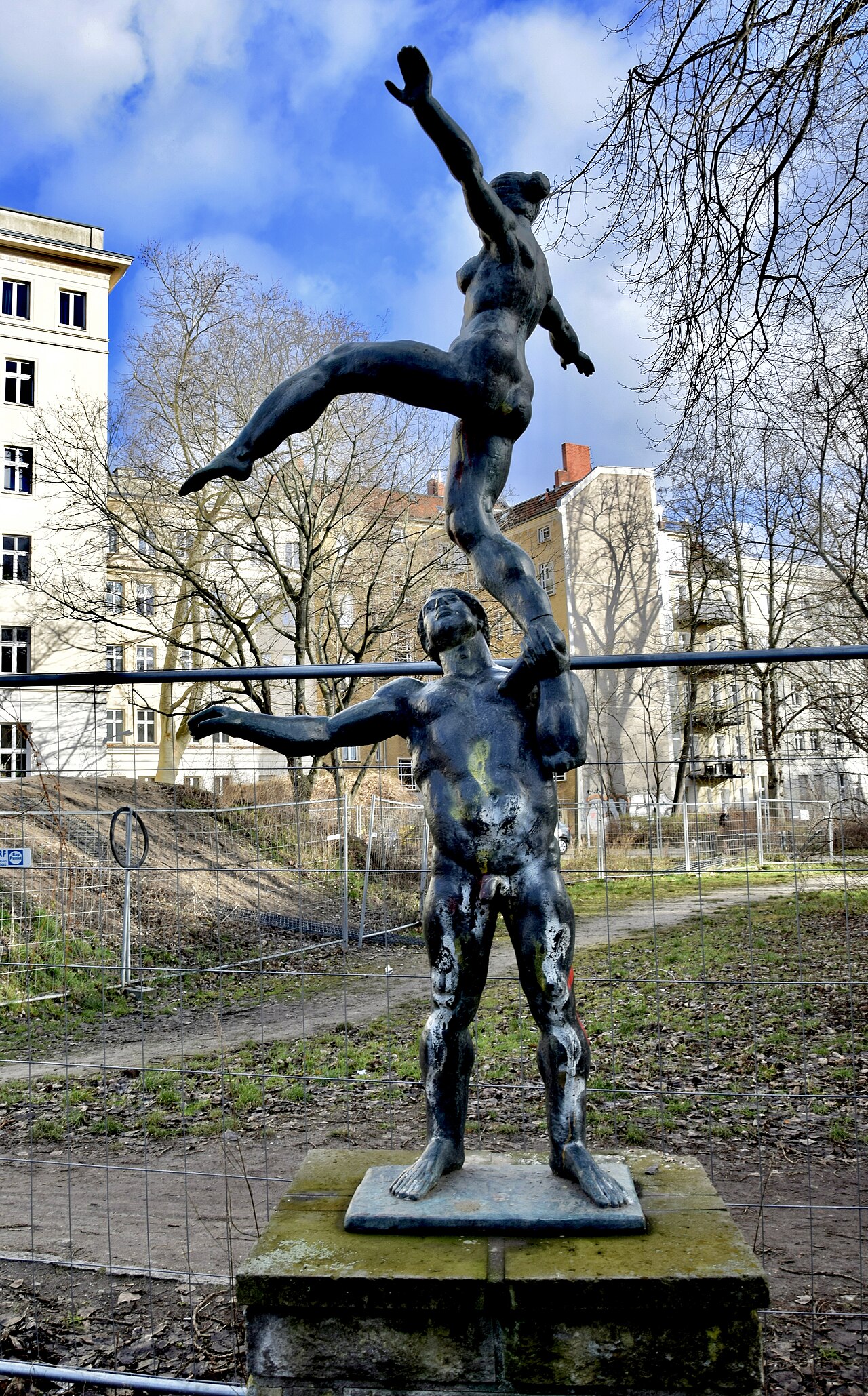 Sculpture "Acrobats" by Stephan Horota in the Auerpark in Berlin-Friedrichshain, Germany