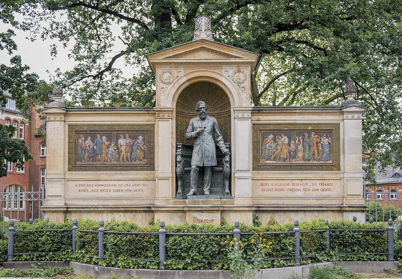 Denkmal für Albrecht von Graefe, Rudolf Siemering, 1882