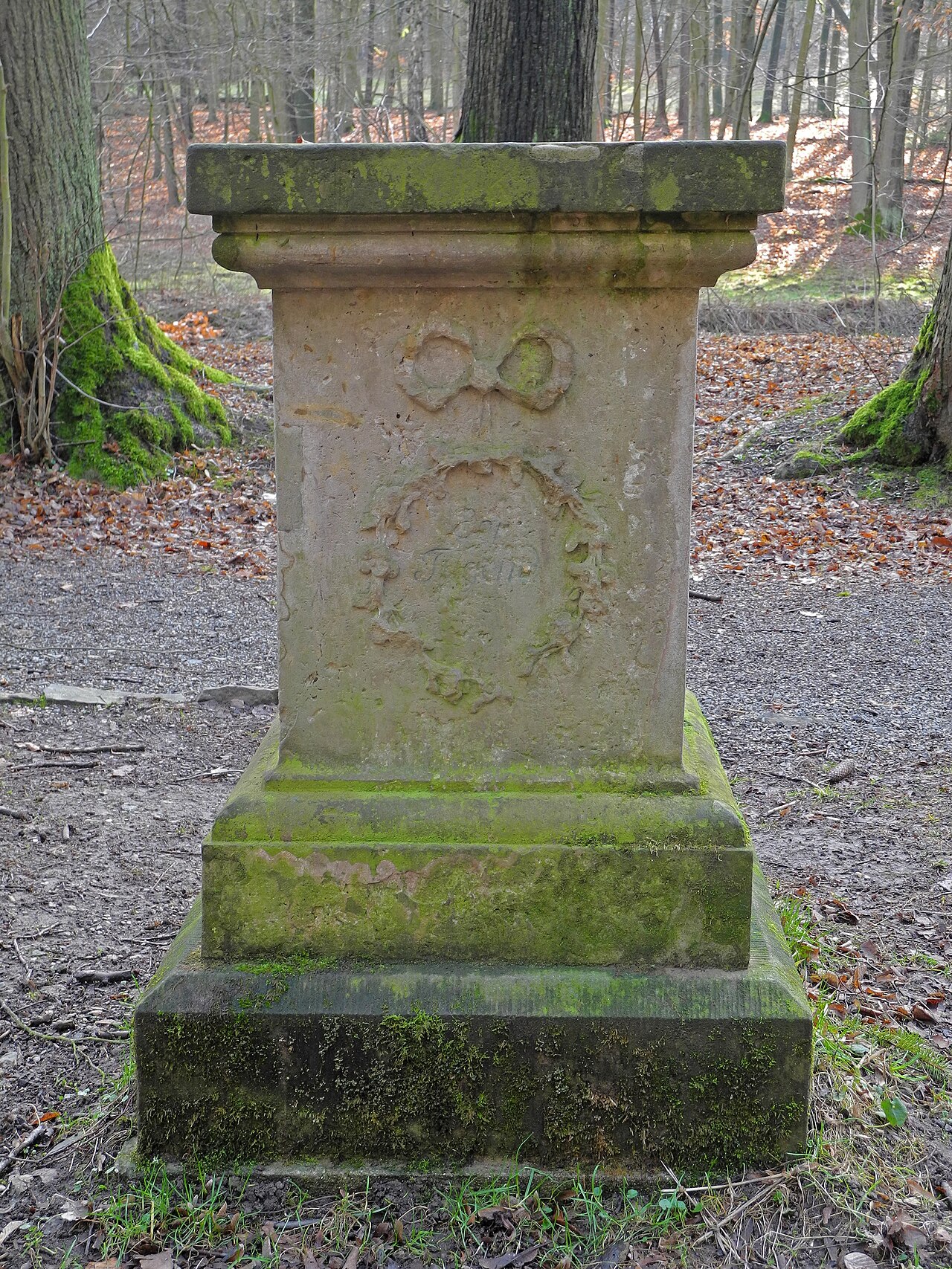 Seifersdorfer Tal bei Dresden – Altar der Tugend
