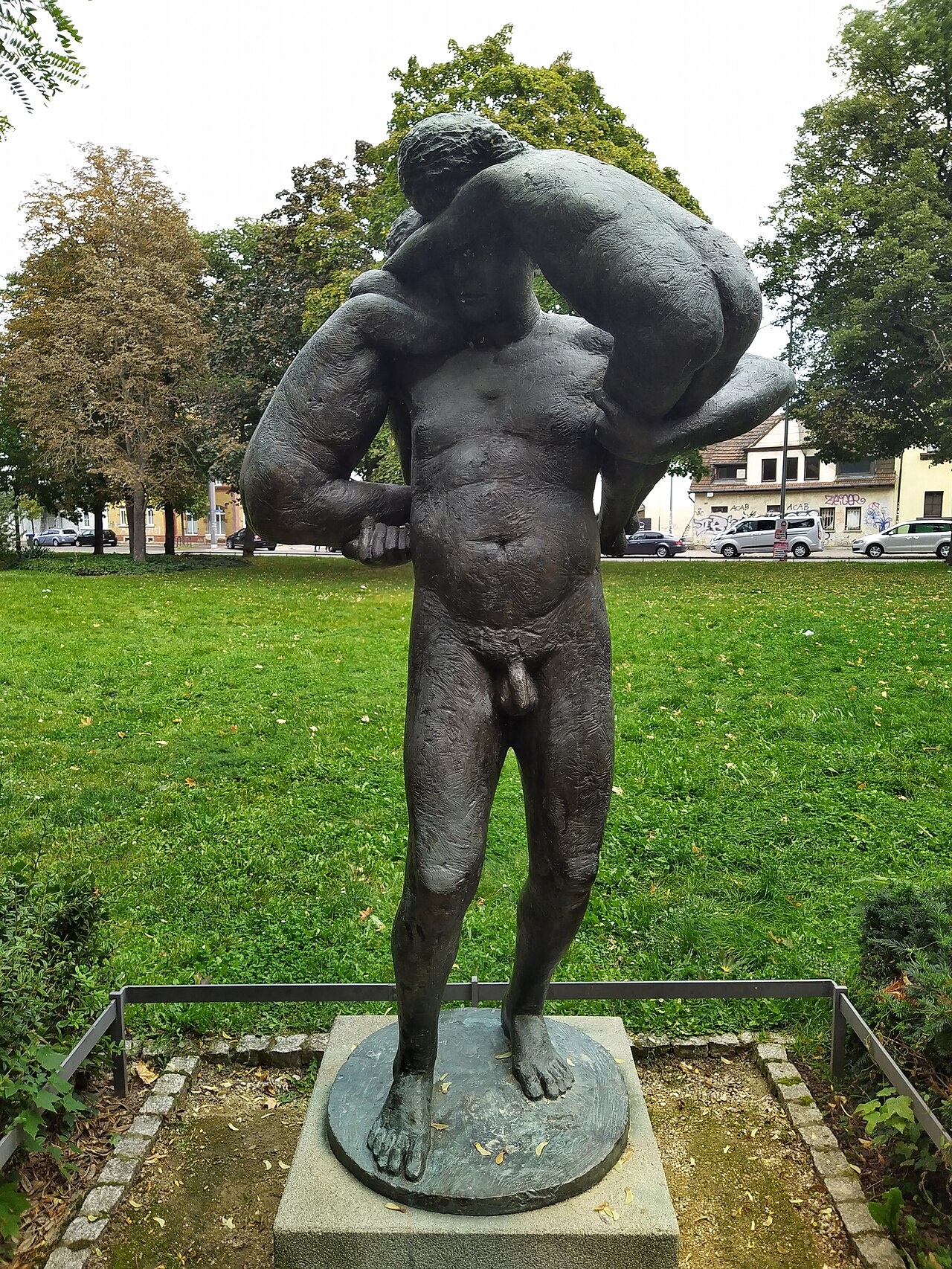Skulptur "Alter und Jugend" von Dietmar Lenz am Ilvergehofener Platz in Erfurt