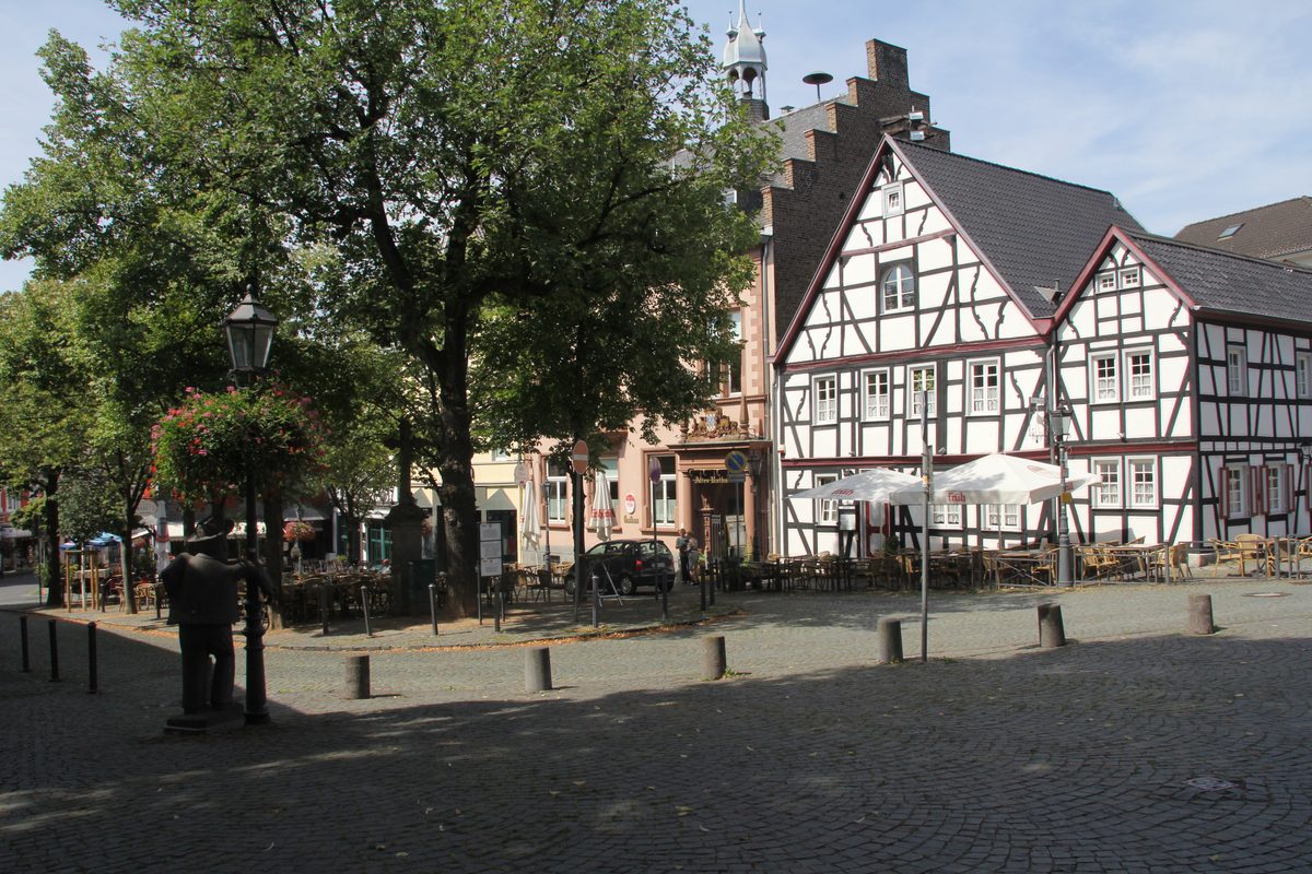 Marktplatz von der Kirche Sankt Johann Baptist aus gesehen. <br>