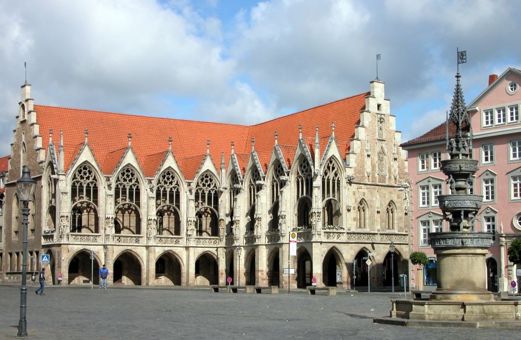Brunswyck, Old Rathaus, and St Mary's fountain