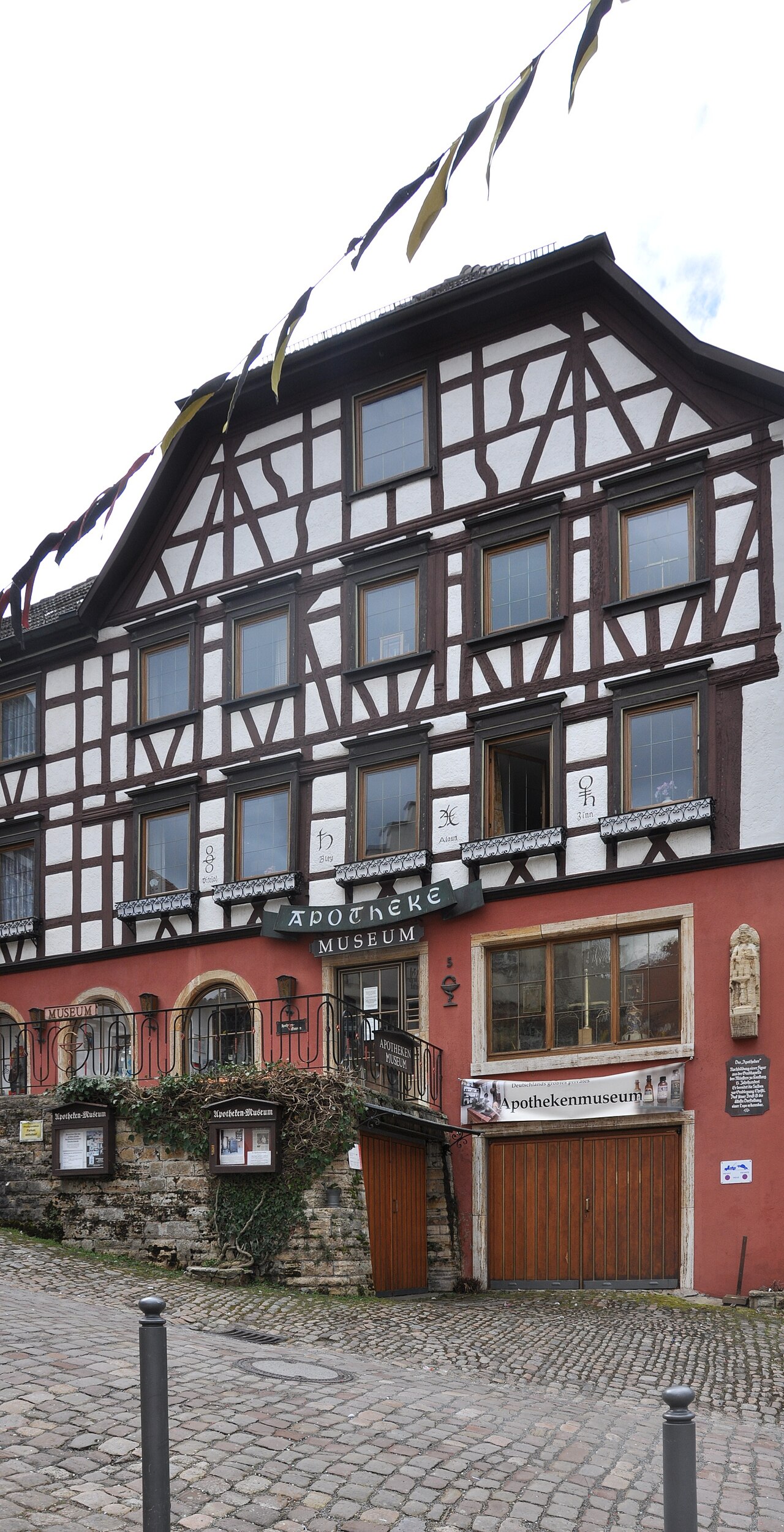 Schiltach, Marktplatz 5, Apothekenmuseum Schiltach, ehemalige Ratsapotheke