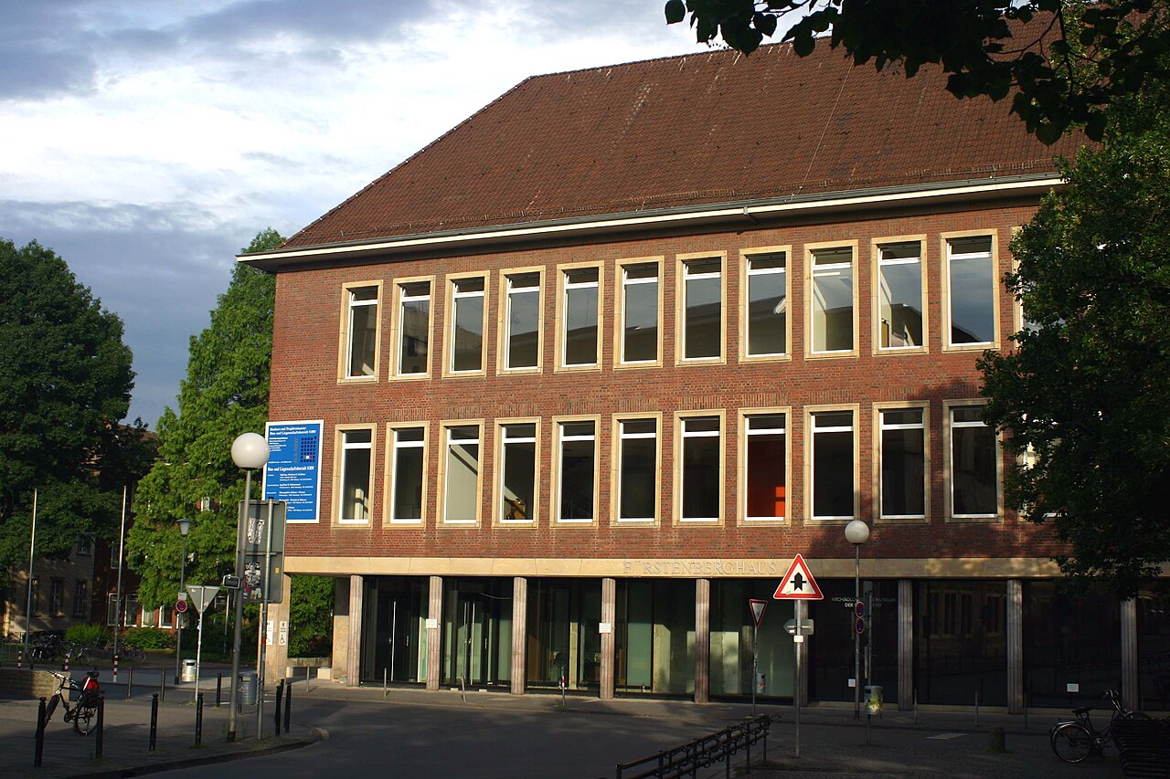 Das Fürstenberghaus am Domplatz in Münster beherbergt das Archäologische Museum der Westfälischen Wilhelms-Universität