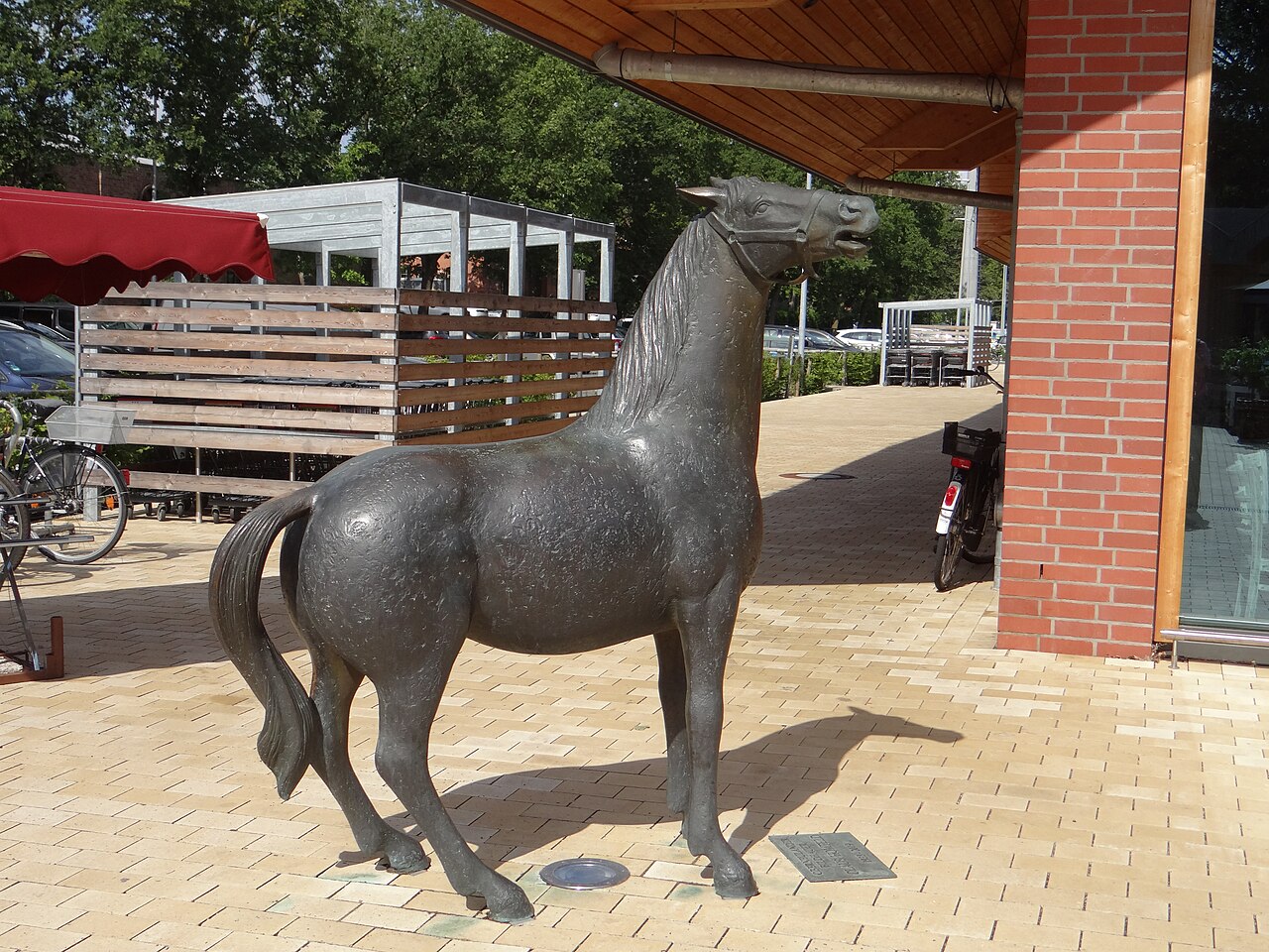 Statue "Arno" von Claus Homfeld in Bremen-Oberneuland