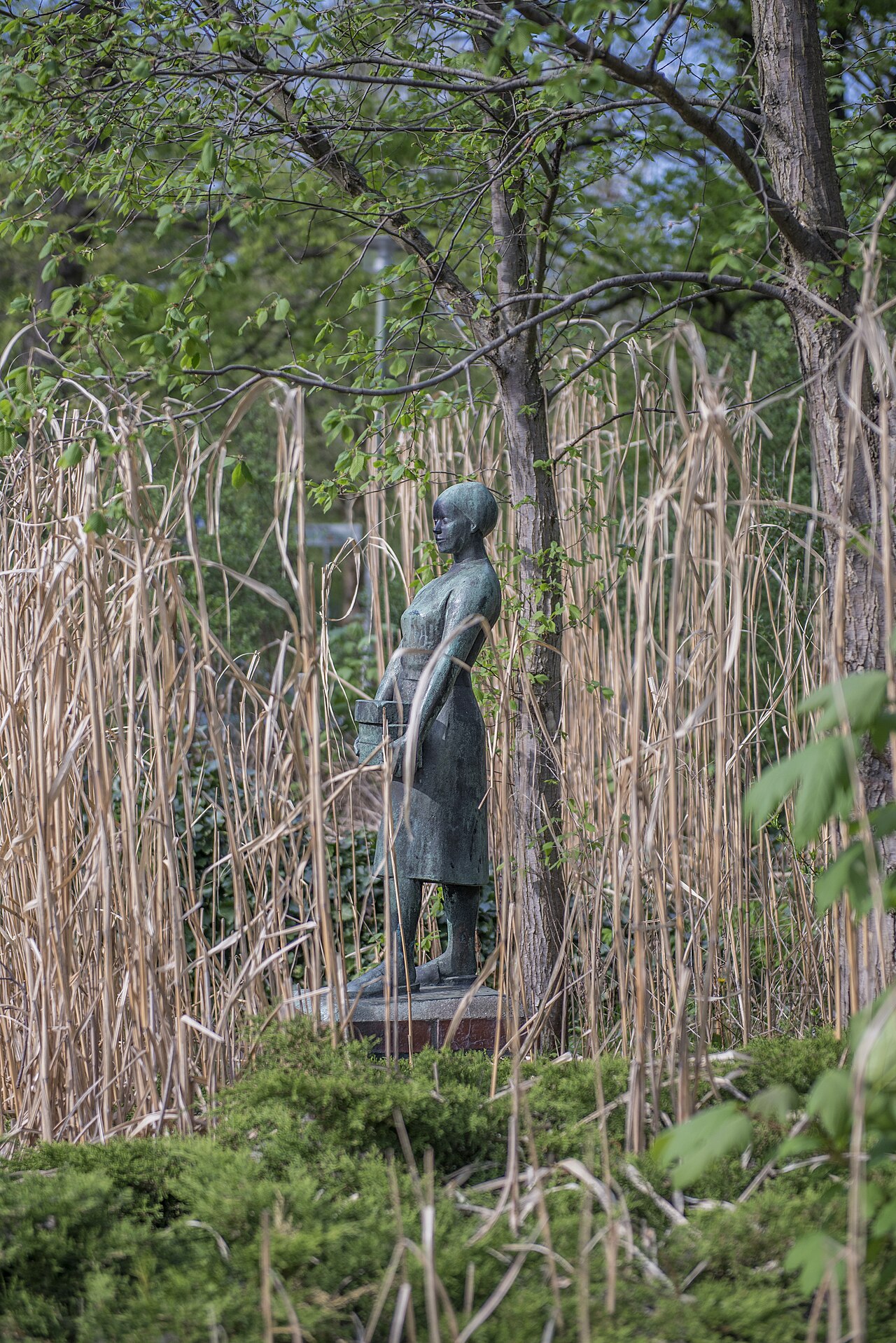 “Aufbauhelferin” von Gertrud Classen, 1952