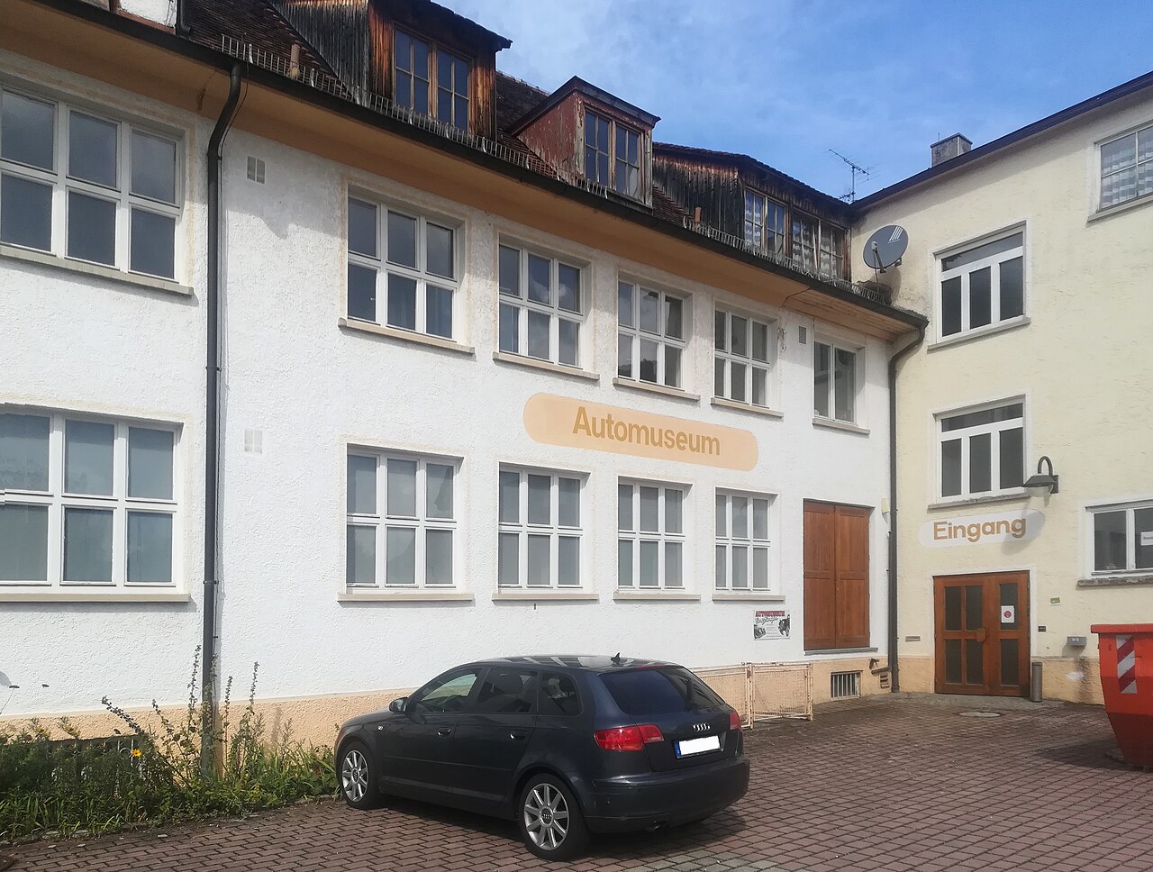 Außenansicht vom Automuseum Engstingen im September 2020