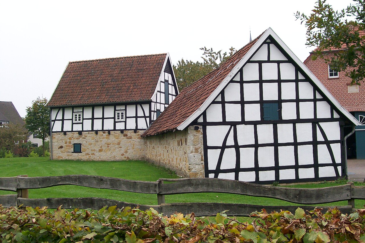 de:Averbecks Speicher , Heimatmuseum in Bad Iburg -Glane, Museumsspeicher links