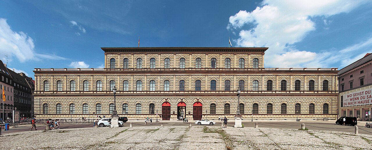 Münchner Residenz Ecke Theatinerstraße / Max-Joseph-Platz 2014