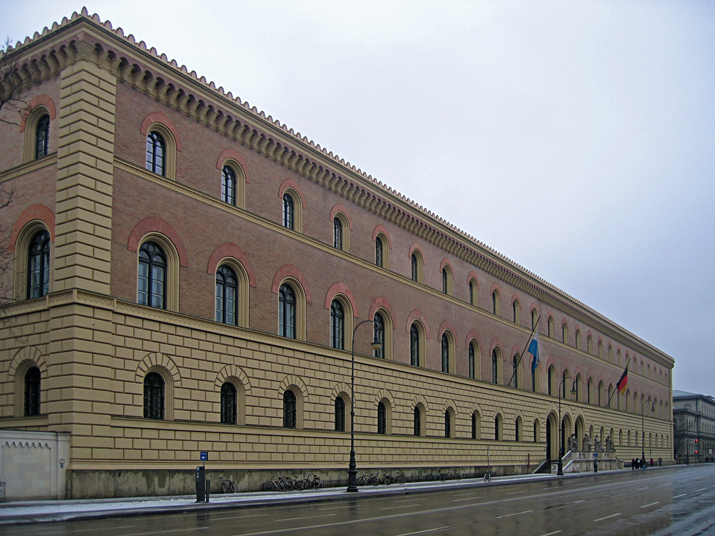 Bayerische Staatsbibliothek - München - Westansicht - Ludwigstraße 16