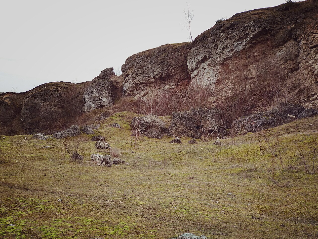Eine Felsformation im Naturschutzgebiet Beiberg-Buchberg
