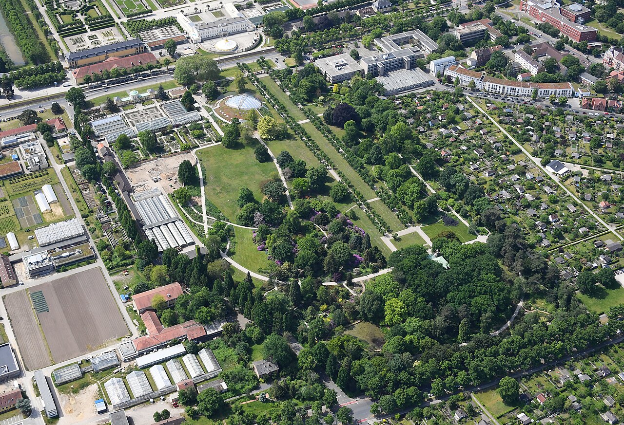 Aerial image of Berggarten (view from the northeast)