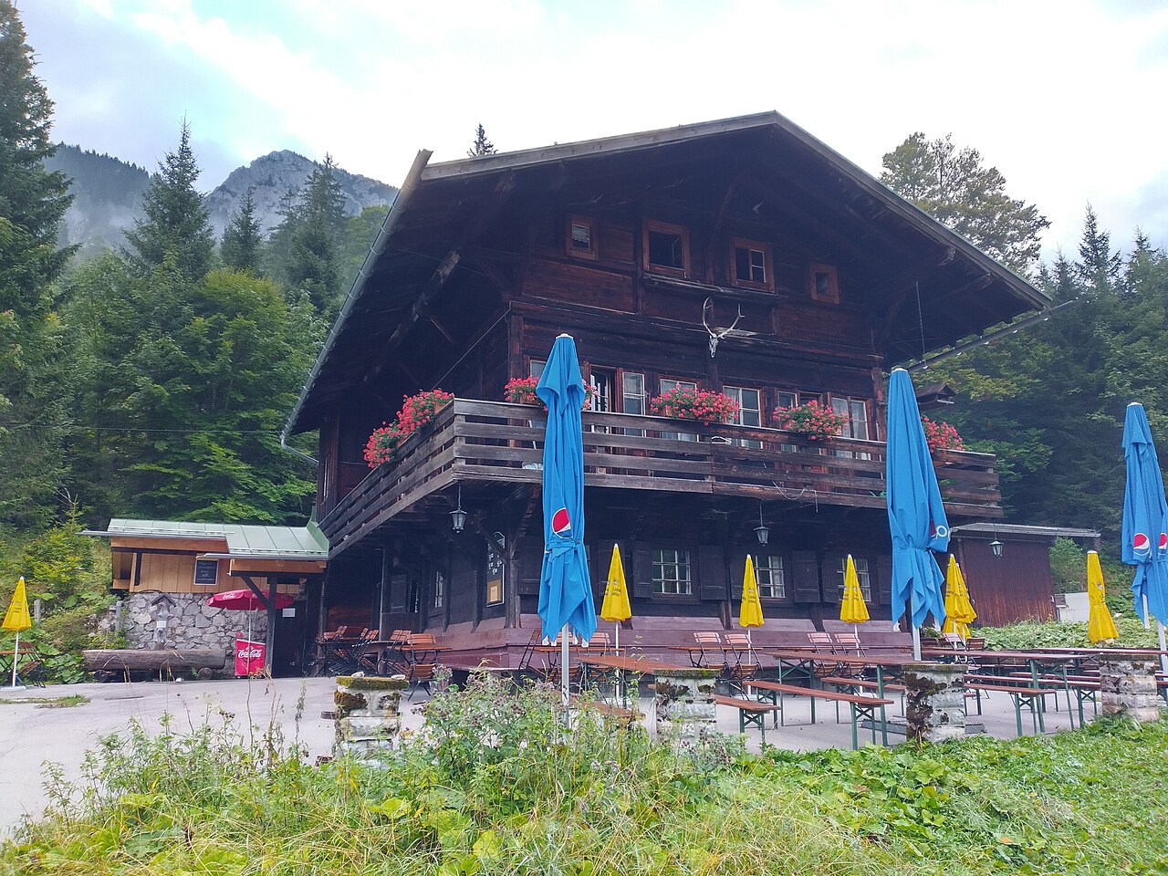 Berggaststätte Bleckenau (ehemalige königliche Jagdhütte im Stil eines Schweizerhauses)