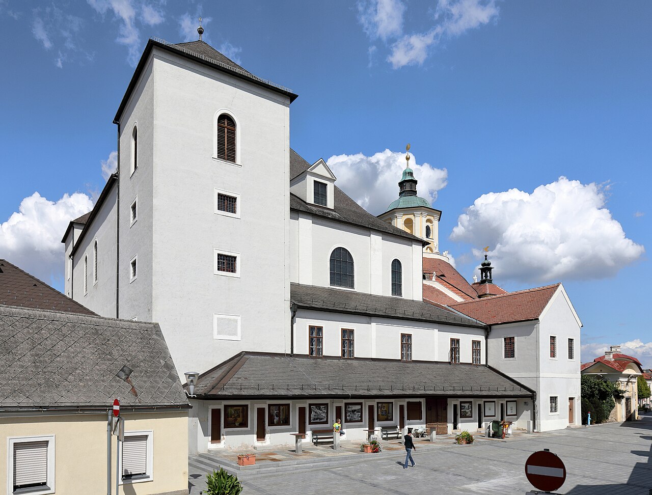 Südansicht der Haydnkirche bzw