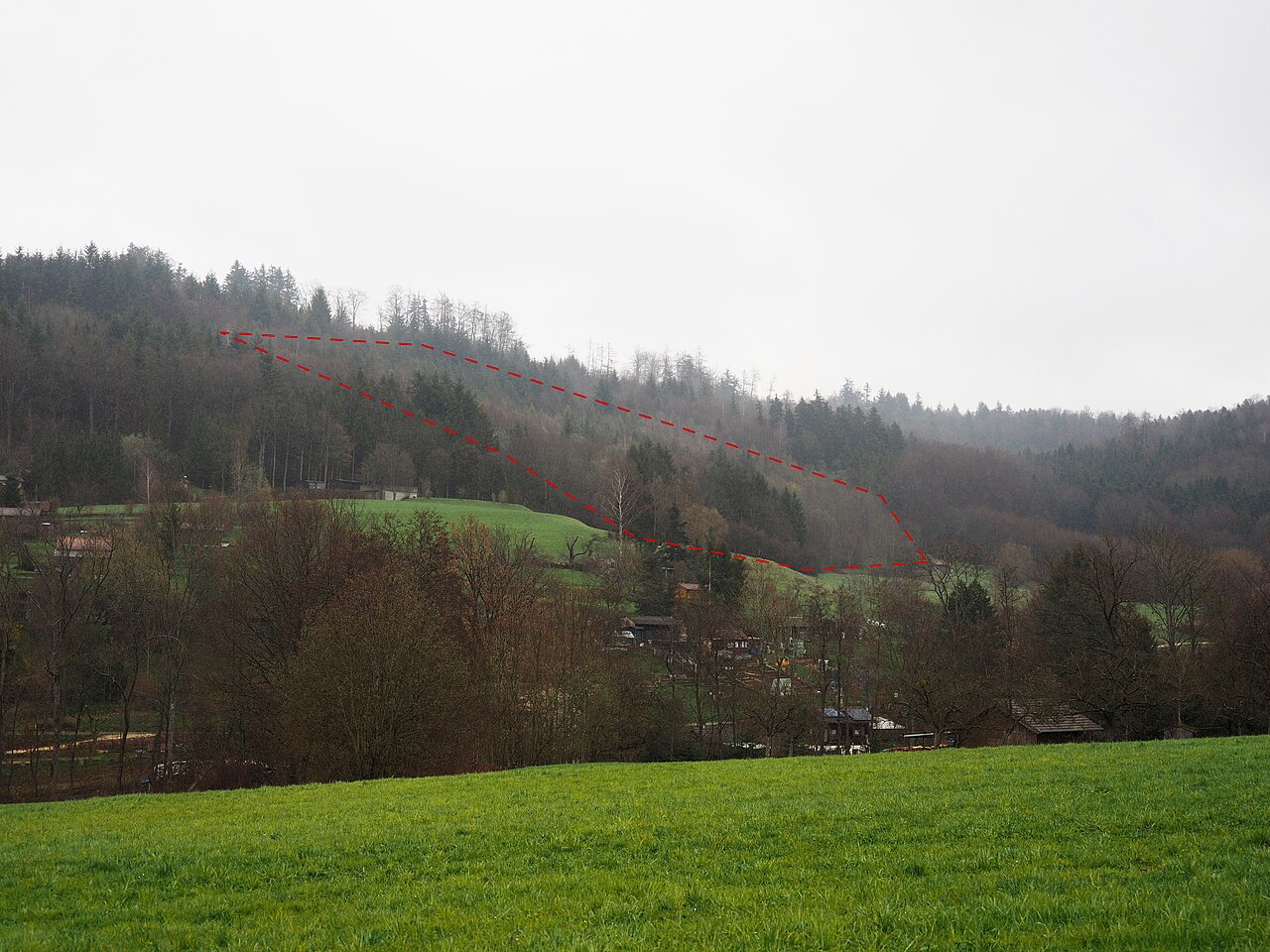 Ungefähre erkennbare Rutschzone der Bergrutschung Tannenwald, Waldstetten
