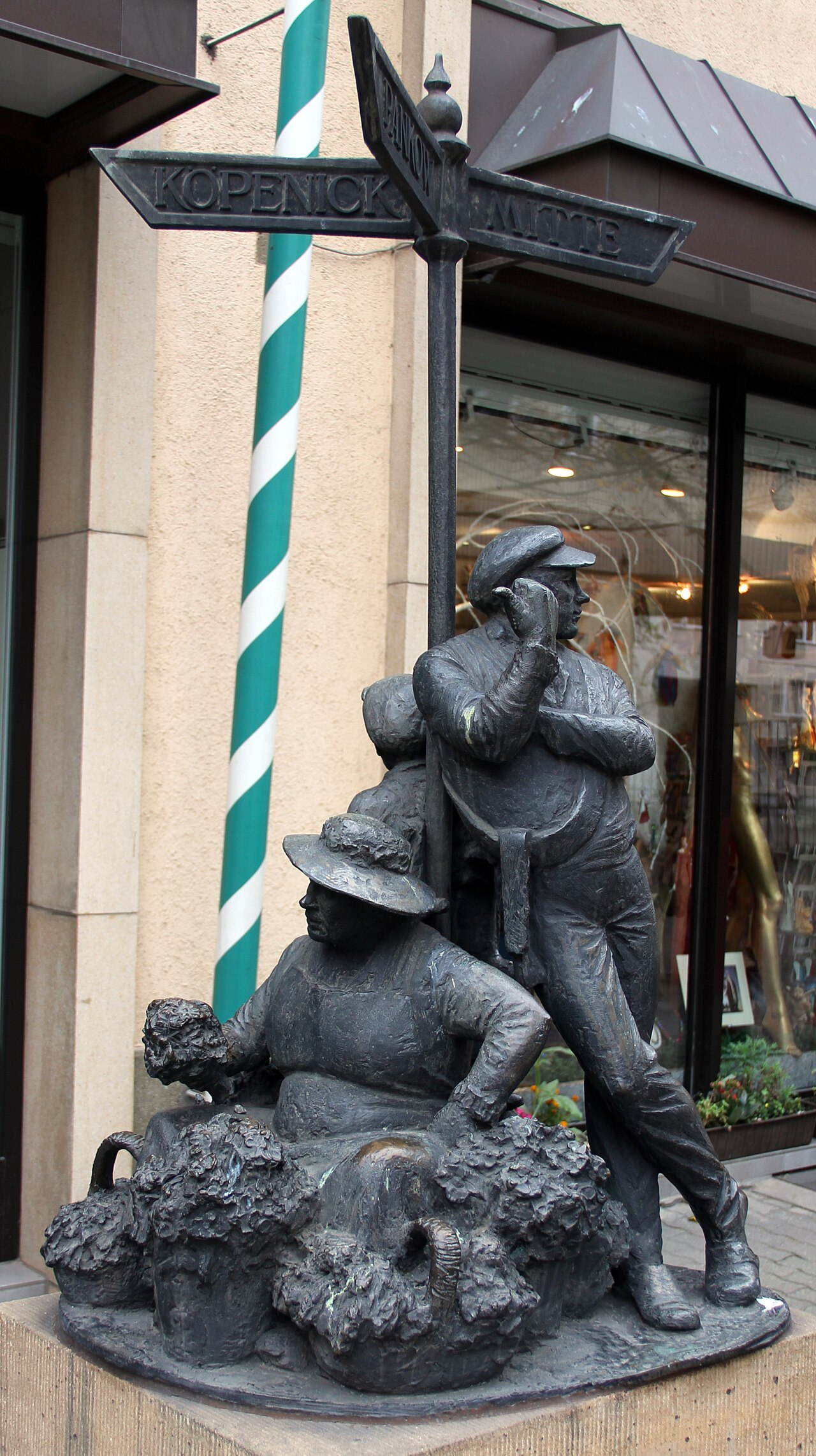 Sculpture, "Berliner Originale" by Gerhard Thieme , 1987,, Am Nußbaum, Berlin-Mitte , Germany
