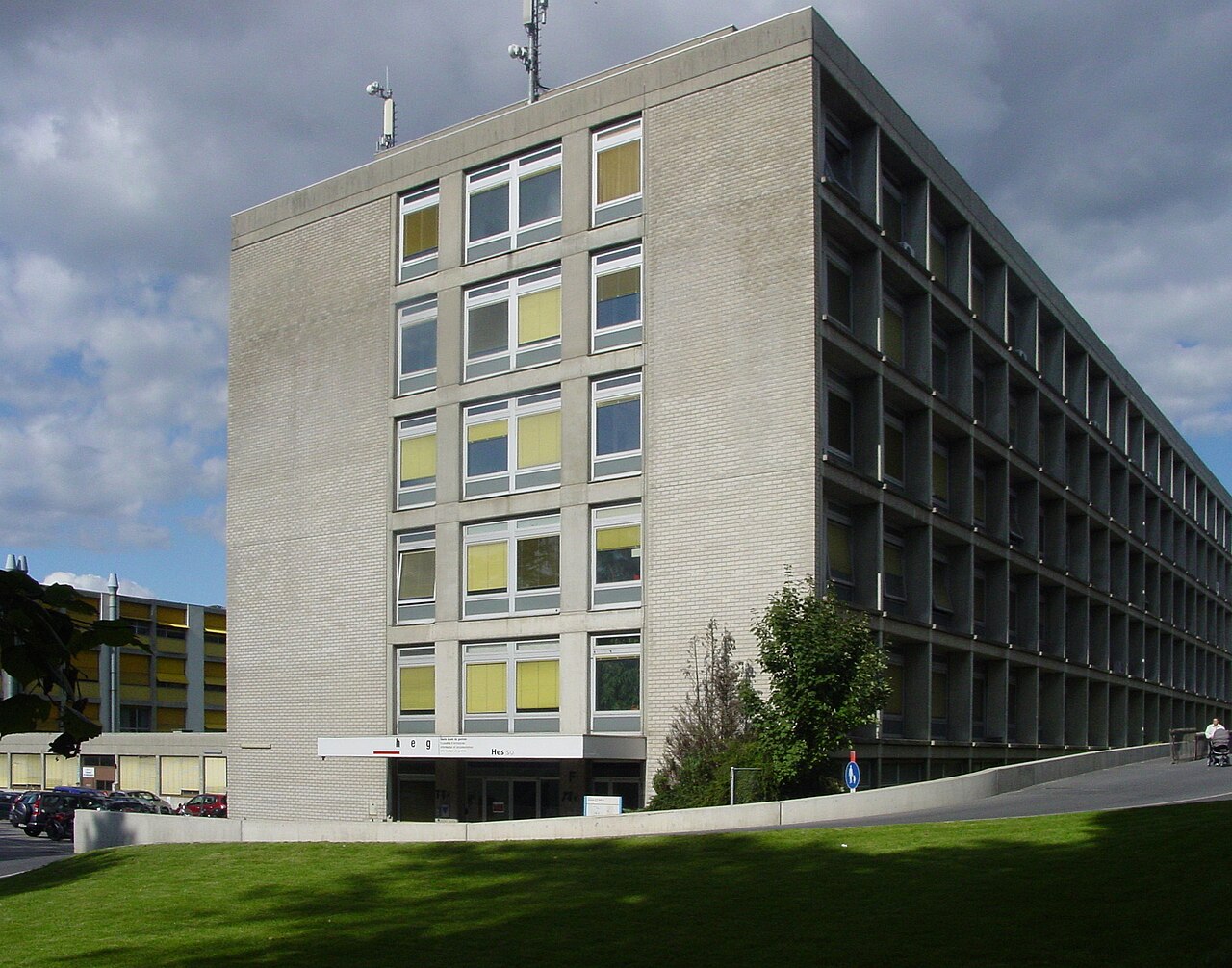 Bâtiment F der Haute école de gestion
