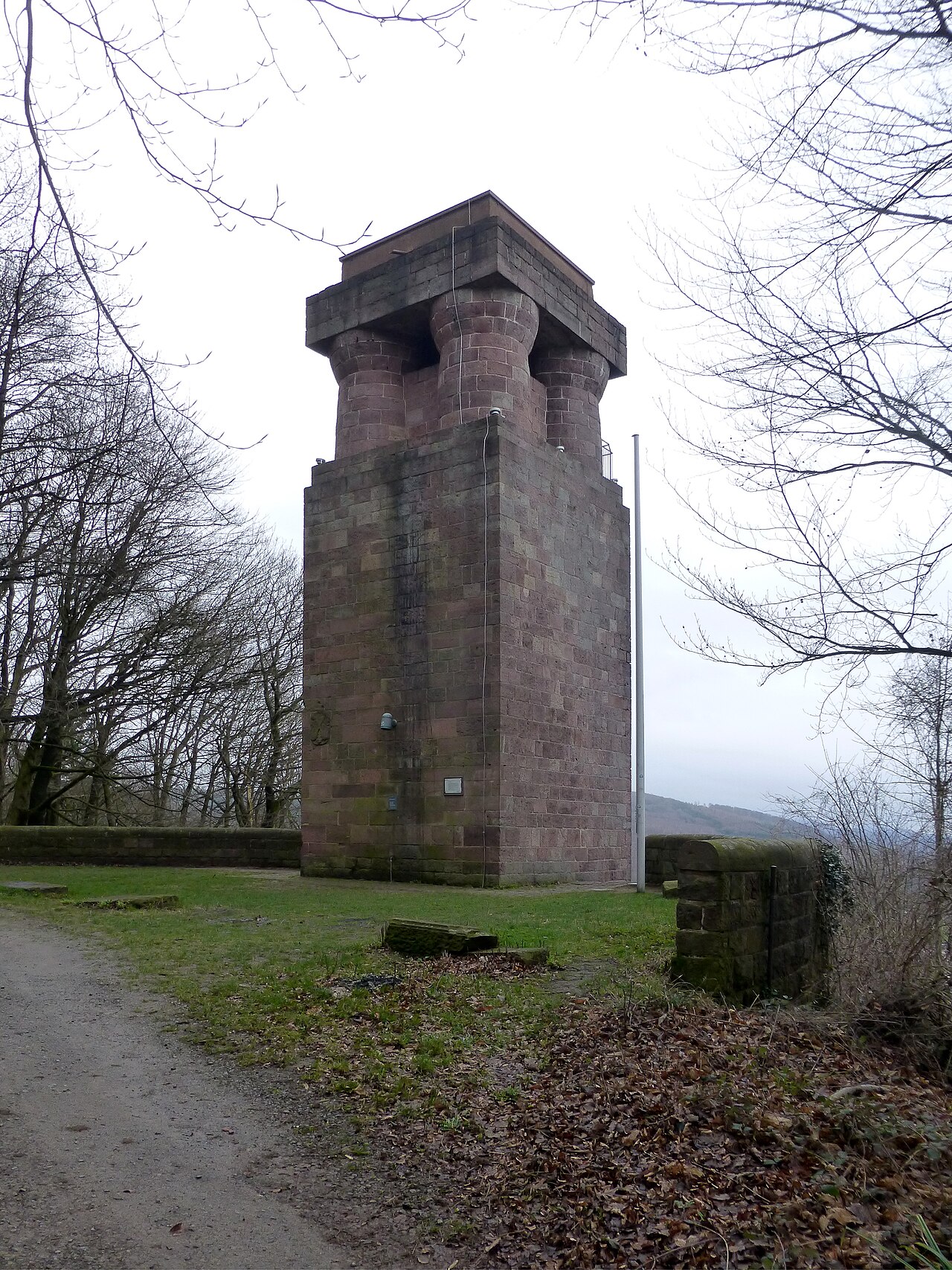 Bismarckturm oberhalb von Ettlingen