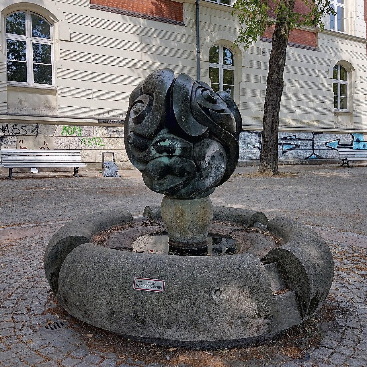 Berlin-Reinickendorf: Brunnenanlage Blütenbrunnen am Letteplatz
