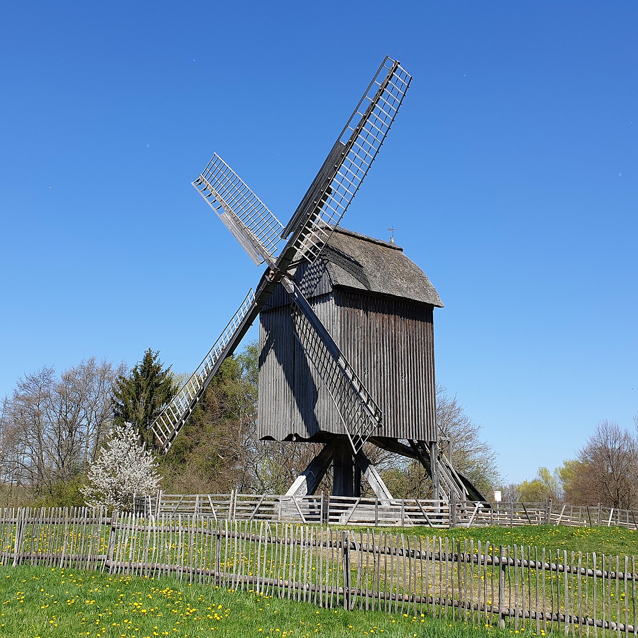 Hessen Park - Windmill Borsfleth