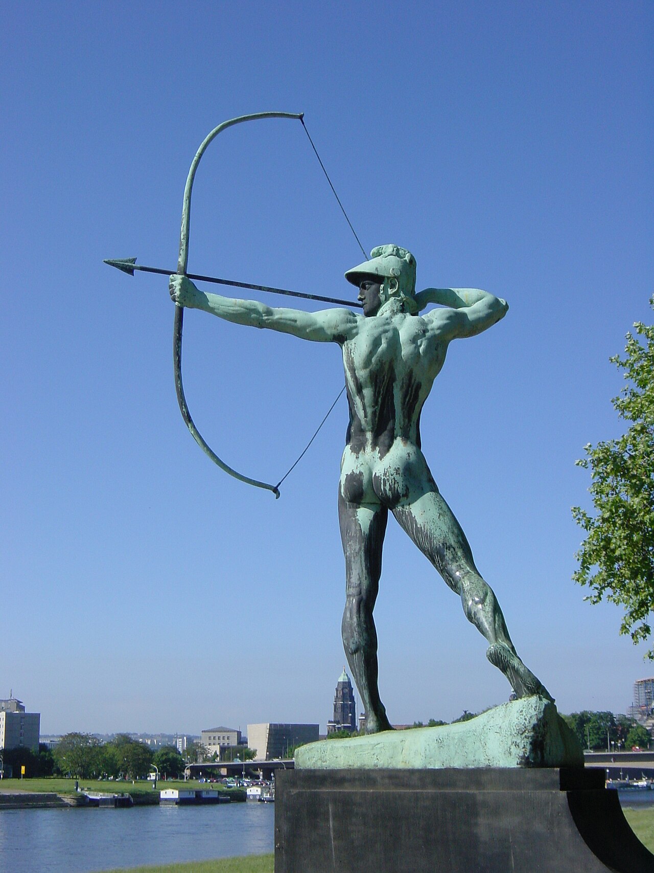Bronze statue of an “Archer” by Ernst Moritz Geyger, located on the banks of the Elbe River in Dresden