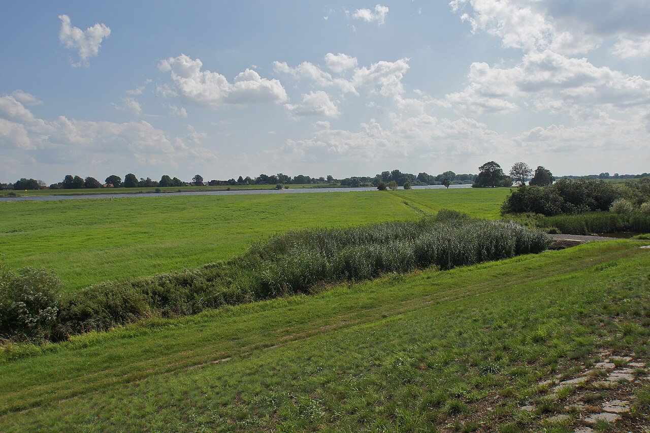 Hamburg ( Altengamme ), Germany : The “priel” Schlinz and the Elbe on the background