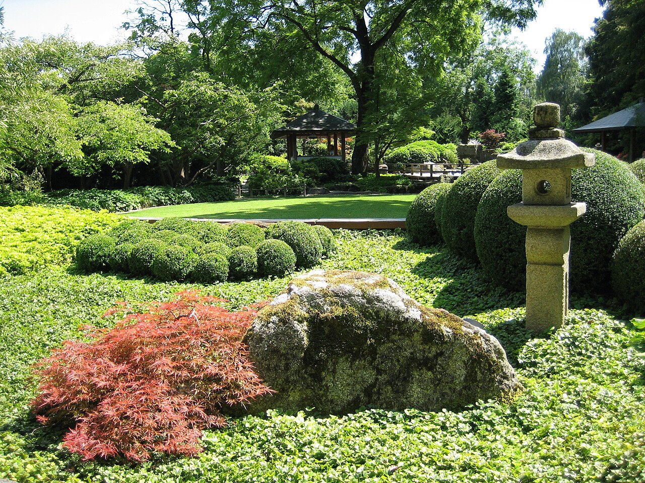 Botanischer Garten in Augsburg, im mittleren Teil des Japangartens