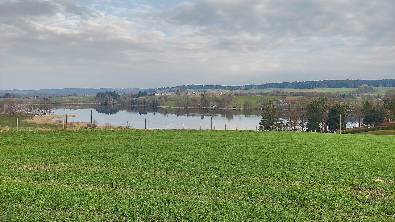 Badsee, Beuren and Braunenberg in the municipality of Isny im Allgäu, view from northwest