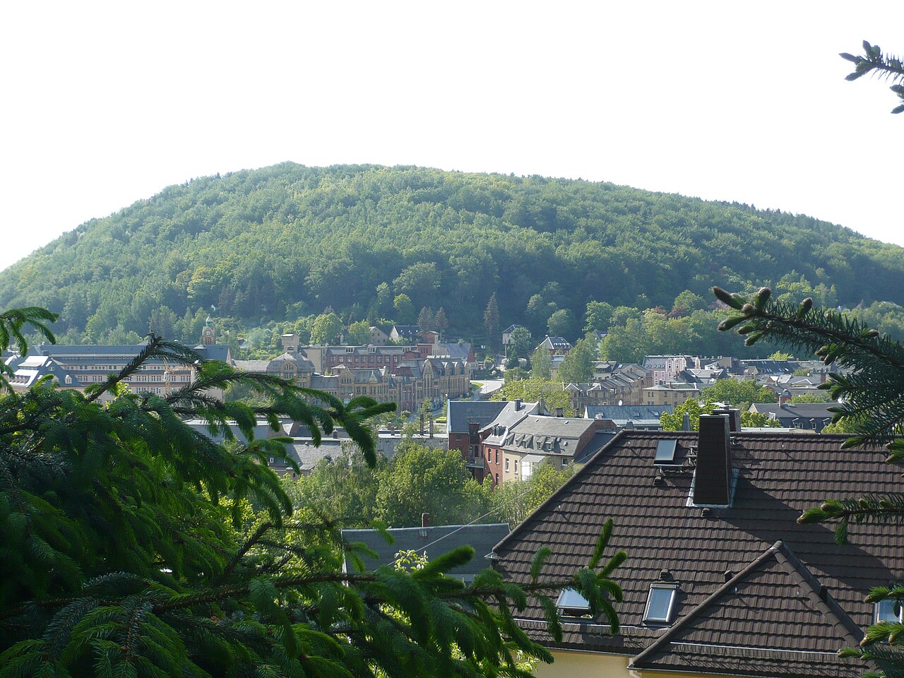 Stadt Aue, Umgebender Berg