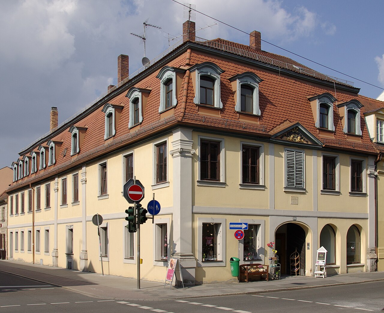 Bünausches Palais in der Friedrichstraße 28 / Ecke Fahrstraße in Erlangen