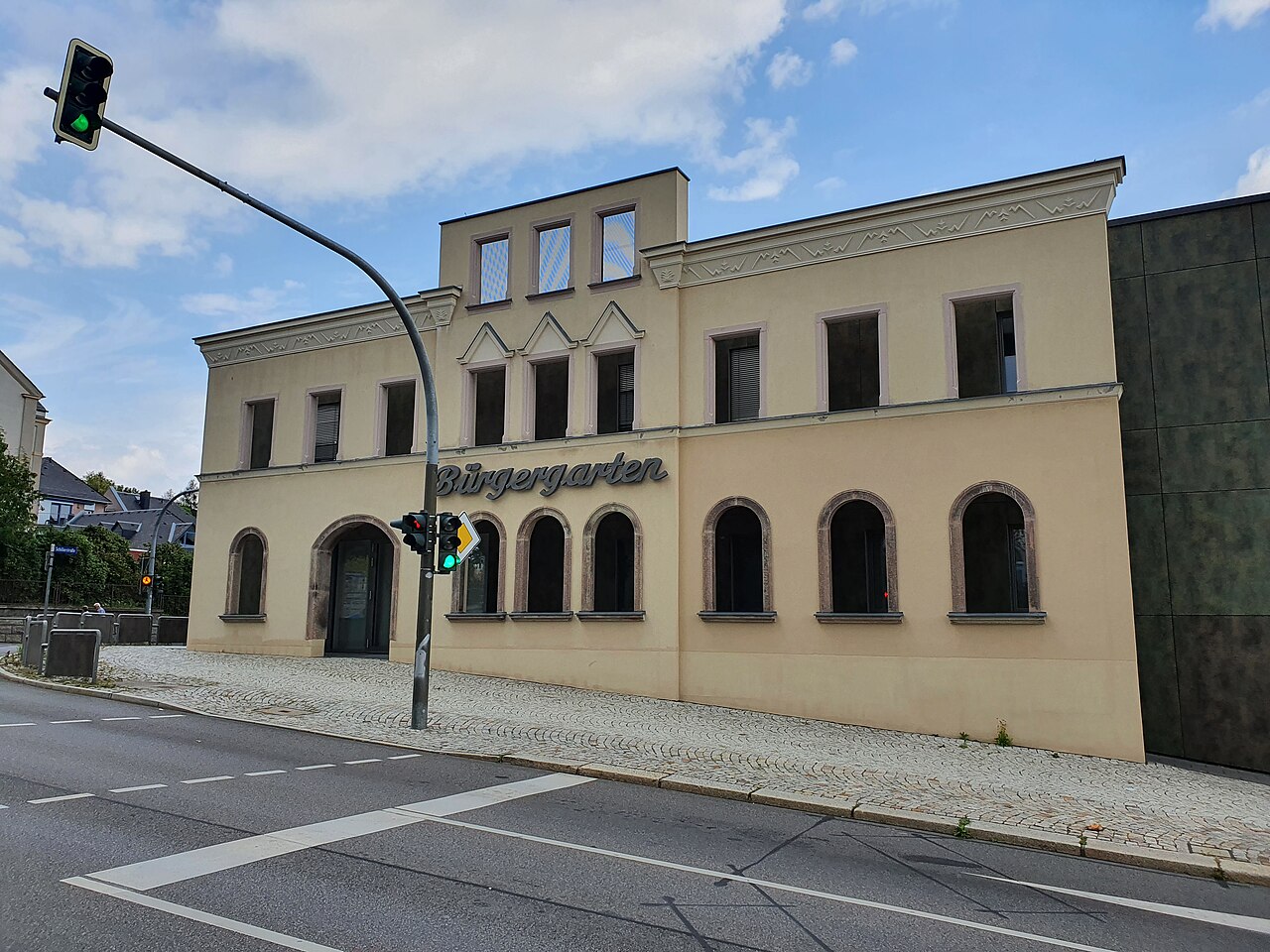 Saalbau eines Hotels Hohensteiner Straße 16