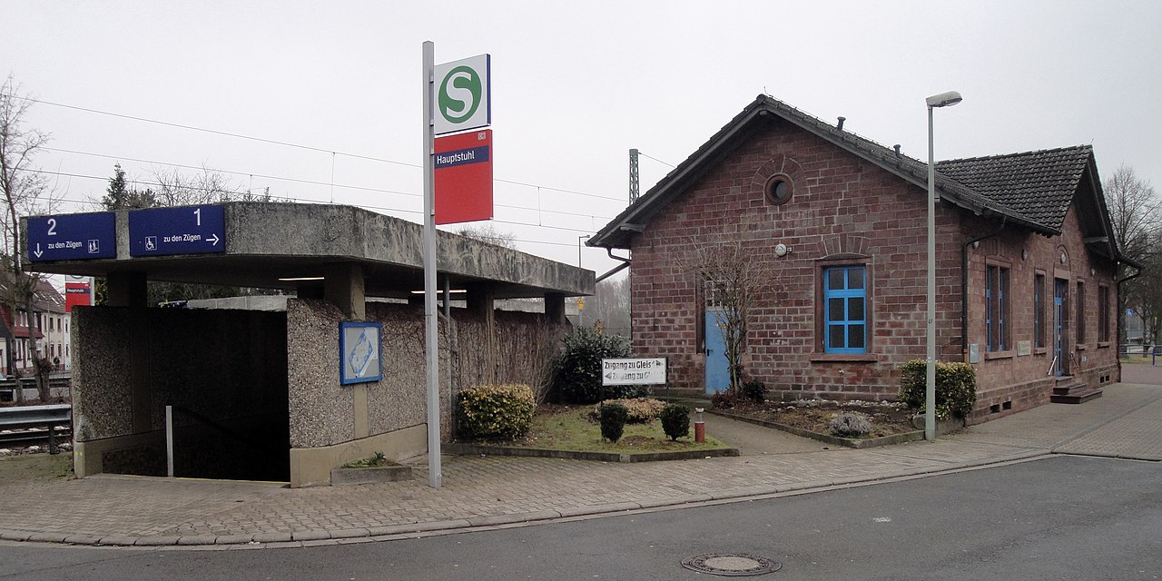 Fußgänger-Unterführung am Bürgerhaus der Ortsgemeinde Hauptstuhl (ehemaliges Bahnhofsgebäude), Hauptstuhl