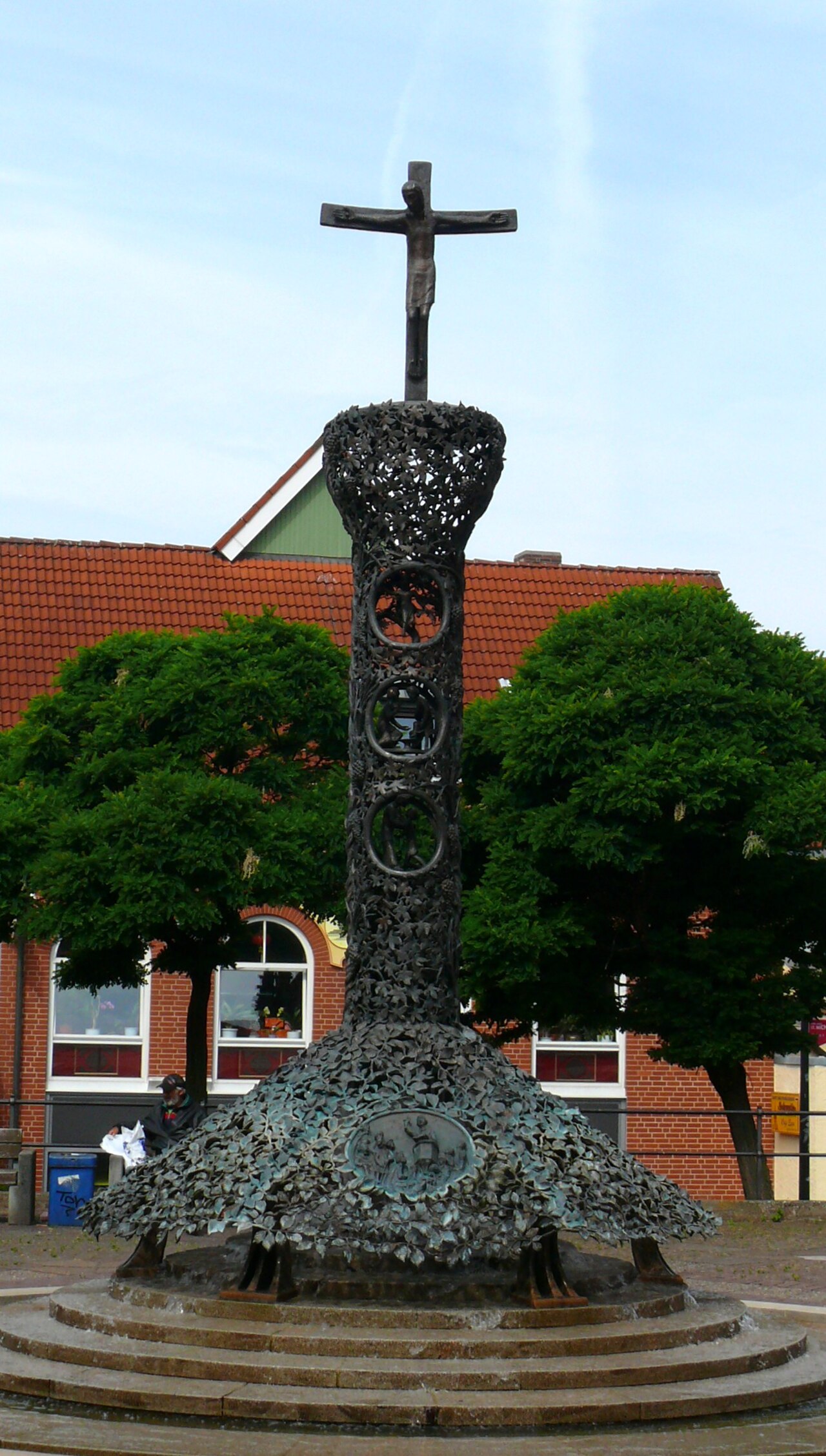 Bugenhagenbrunnen auf dem Platz vor der Andreaskirche in Hildesheim
