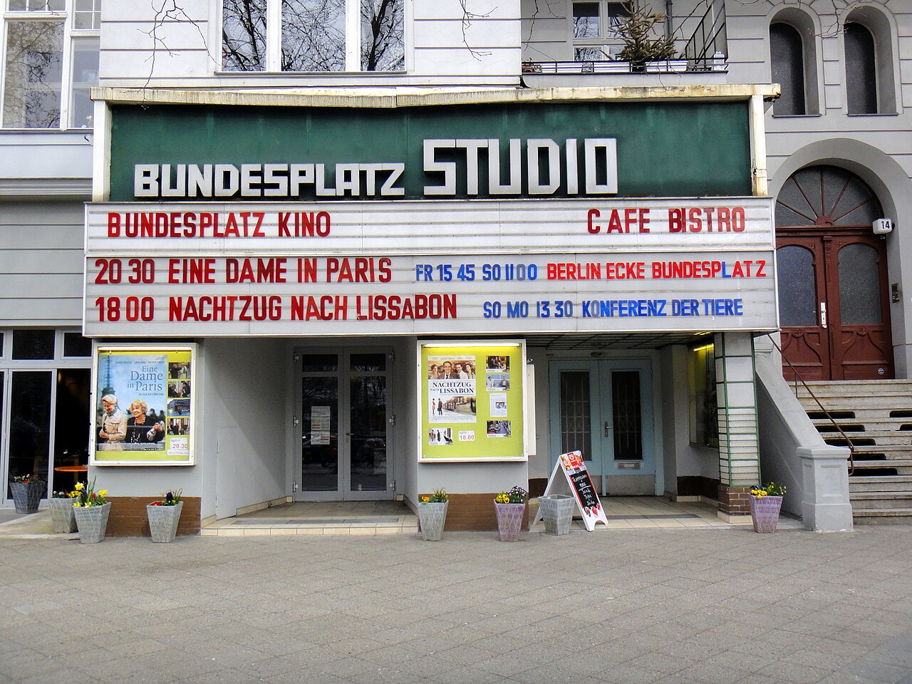Movie theatre "Bundesplatz Studio" playing "Berlin - Ecke Bundesplatz" on the Bundesplatz, Berlin-Wilmersdorf