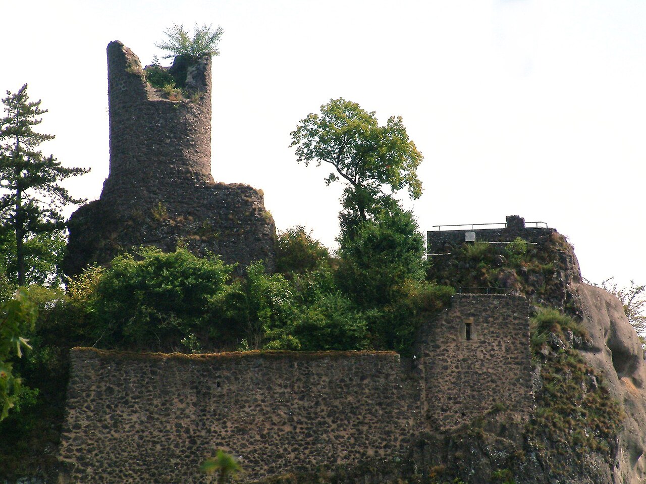 Burg Bosselstein , Idar Oberstein (von NW)