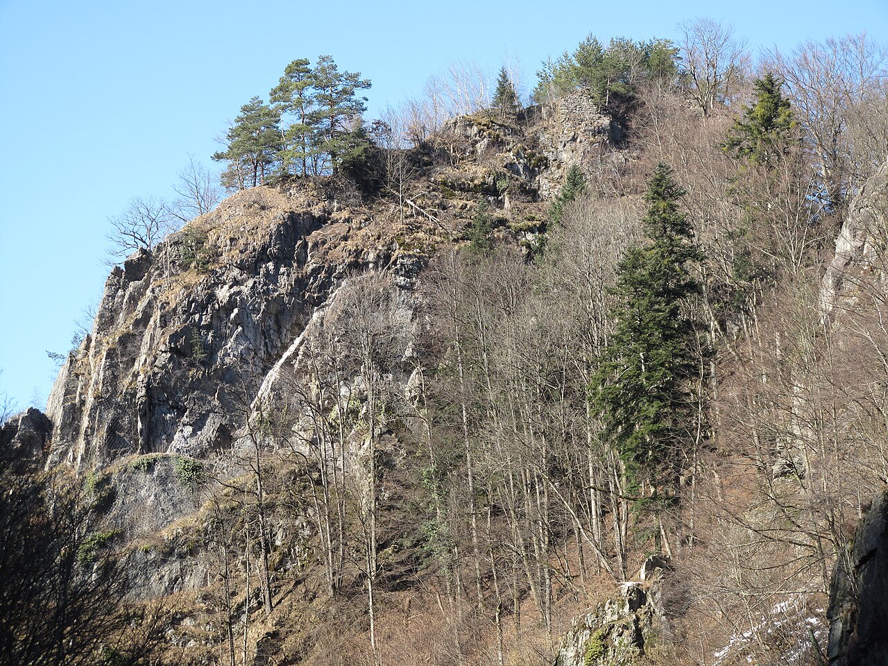 Der Burgfelsen aus Richtung Hirschsprung