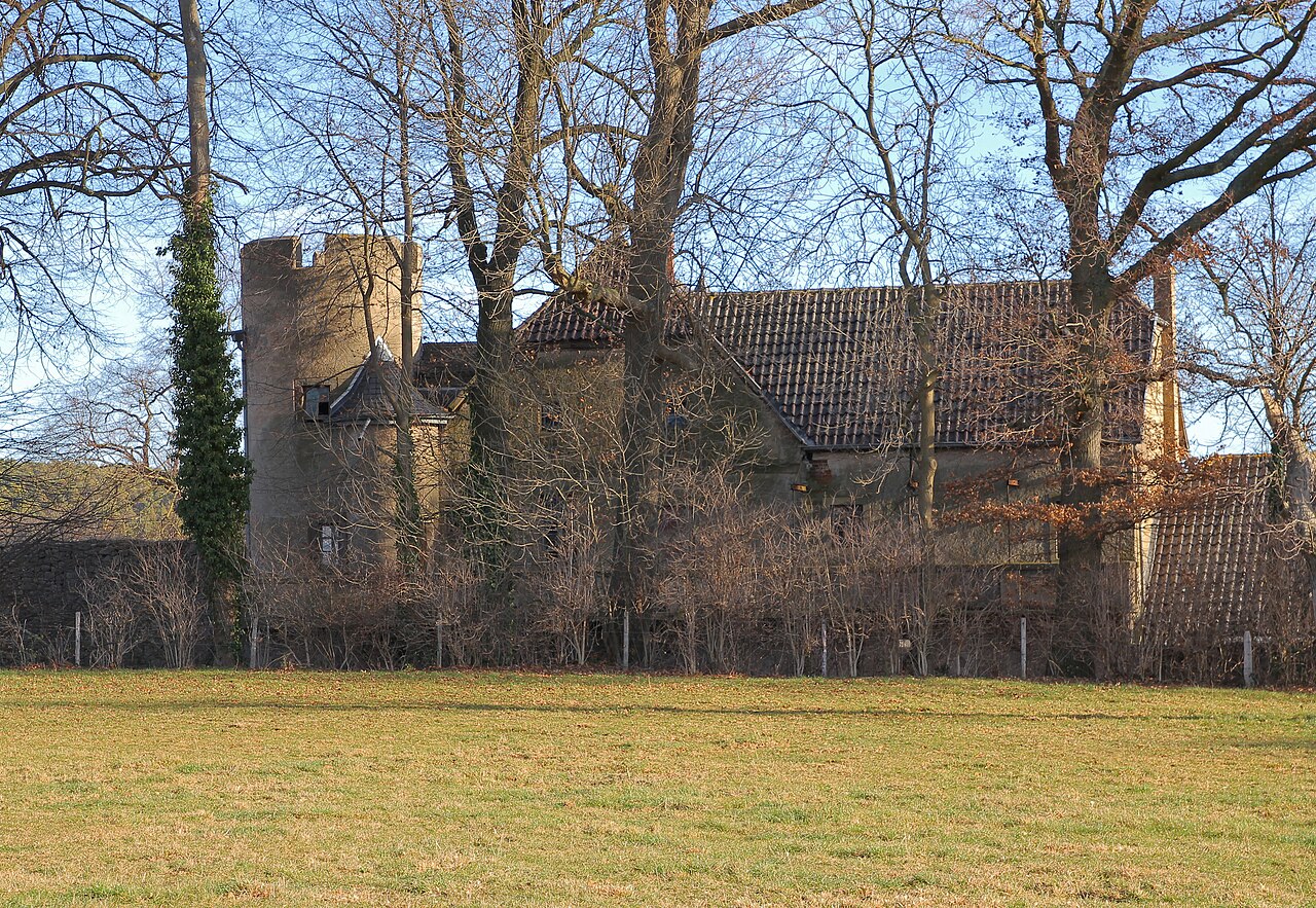 Ehemalige Burg Heistard in Mechernich-Holzheim, Außenansicht