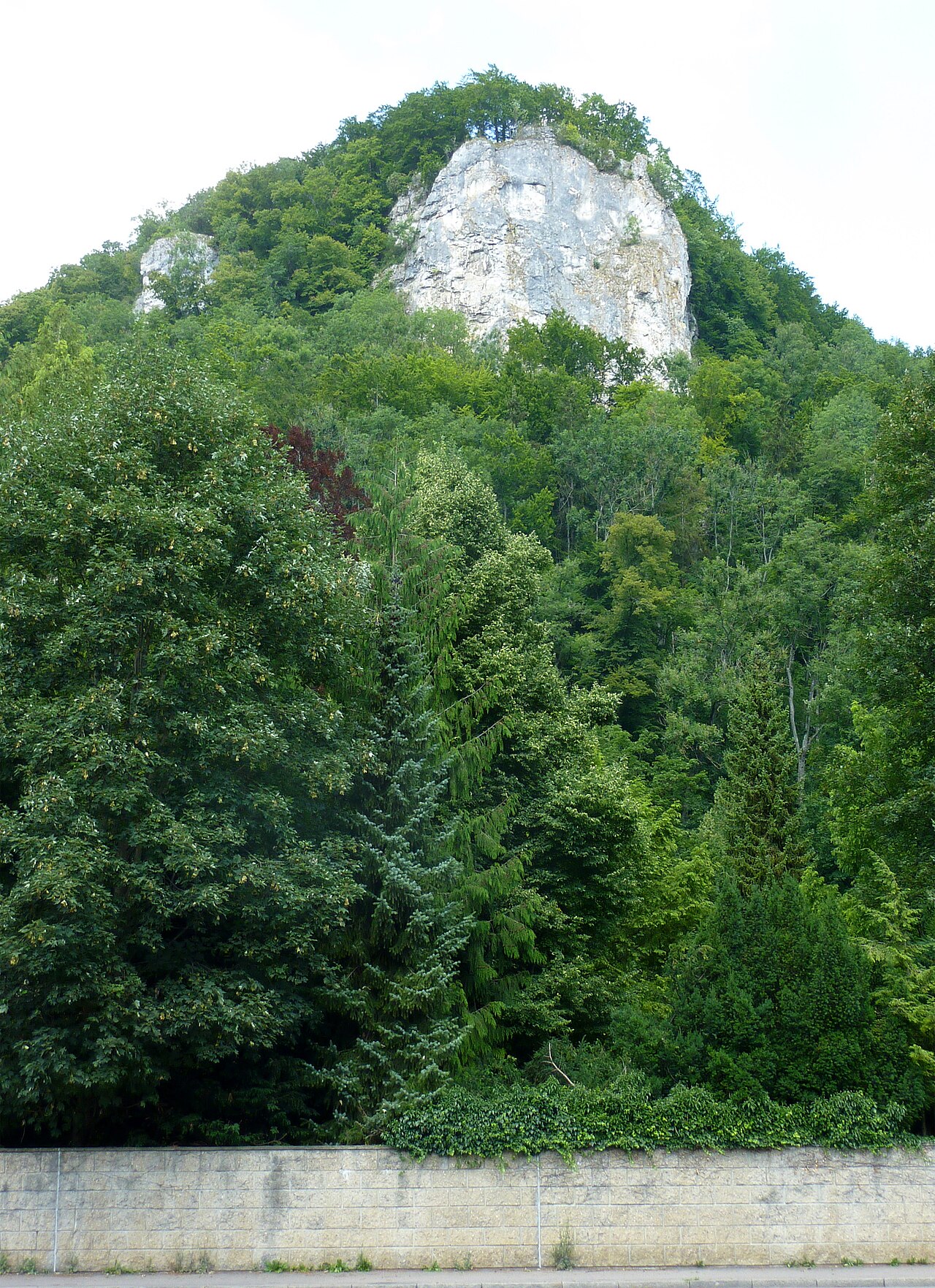 Himmelsfelsen, auf dem die Burg Hoheneybach stand