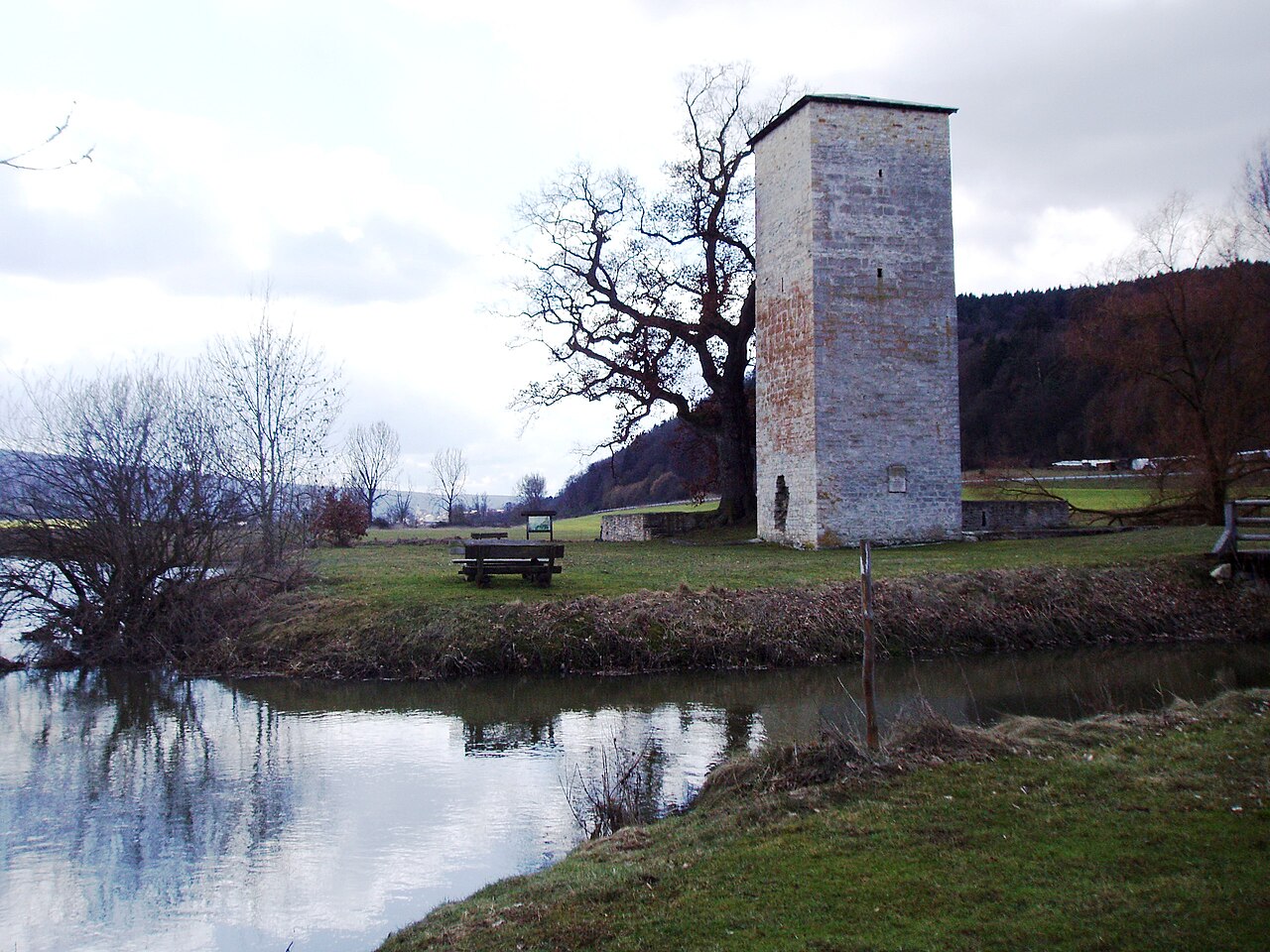 Burgruine_Rieshofen_im_Landkreis_Eichstätt