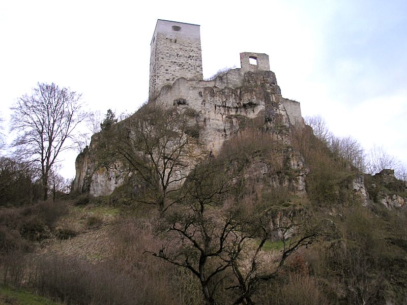 Die Burg auf dem Jurafelsen