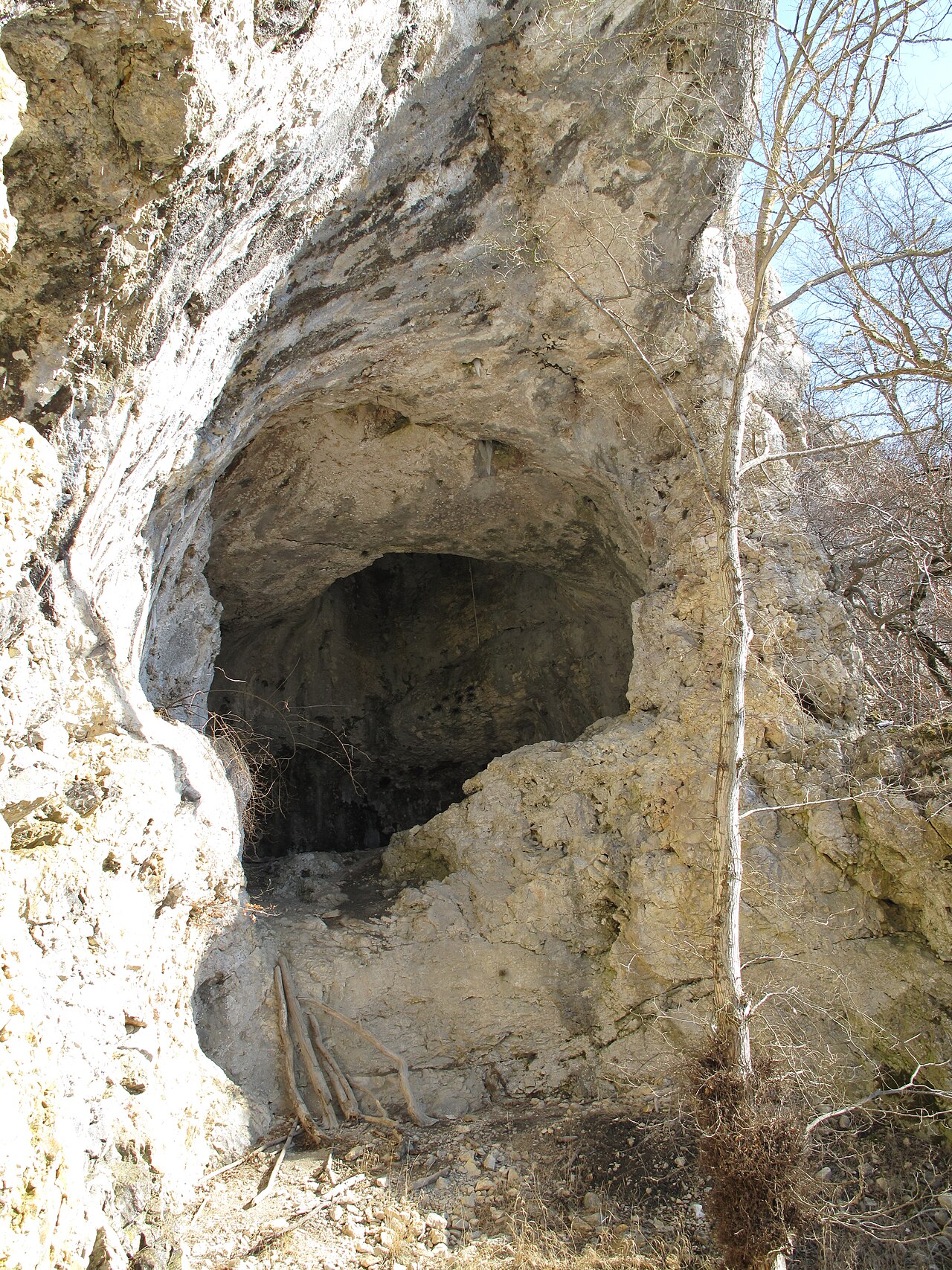 Burgstallhöhle, mit Vorhöhle (ca
