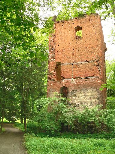 Bergfried der Burgruine Beetzendorf