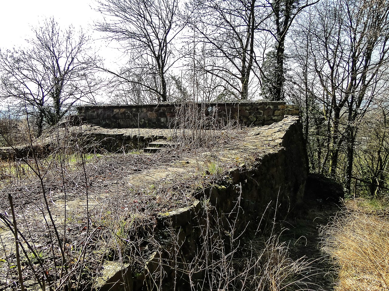 Steiner Häuschen , Ruinen einer Burganlage, die auf das 10