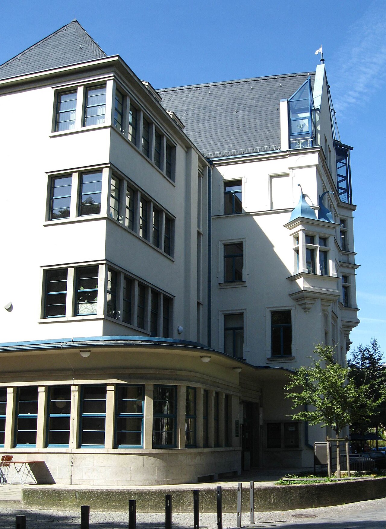Die Universitätsmensa Burse zur Tulpe , Universitätsring 5, in Halle (Saale)